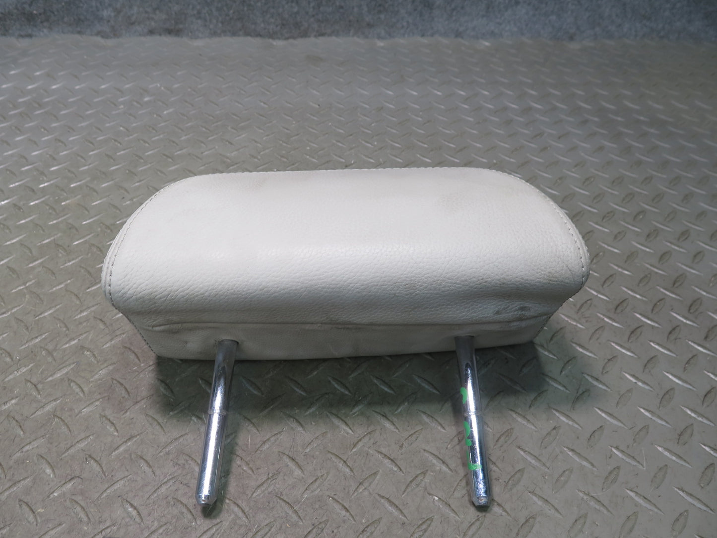 06-10 BMW E64 M6 Convertible Rear Left & Right Seat Leather Headrest Set of 2