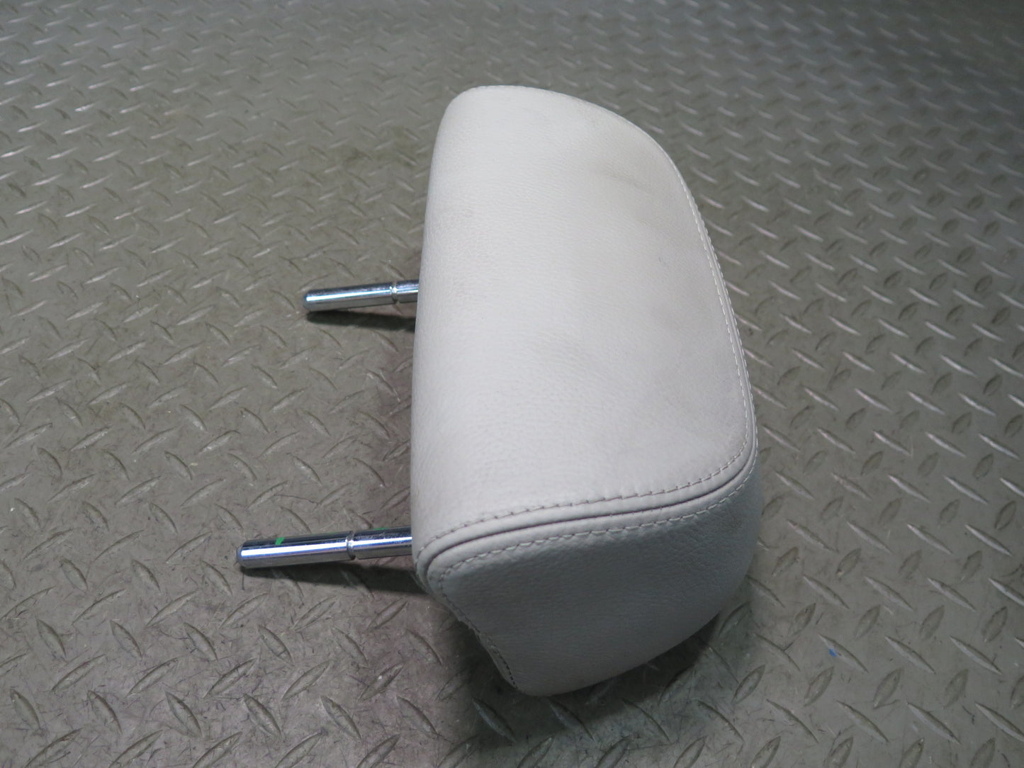 06-10 BMW E64 M6 Convertible Rear Left & Right Seat Leather Headrest Set of 2