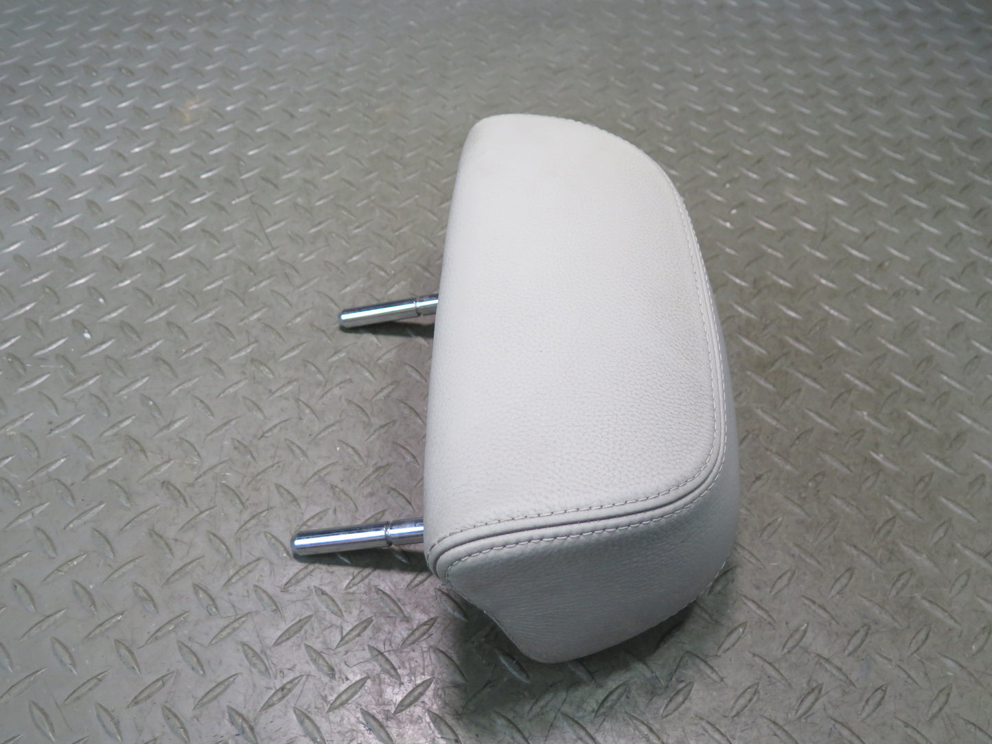 06-10 BMW E64 M6 Convertible Rear Left & Right Seat Leather Headrest Set of 2