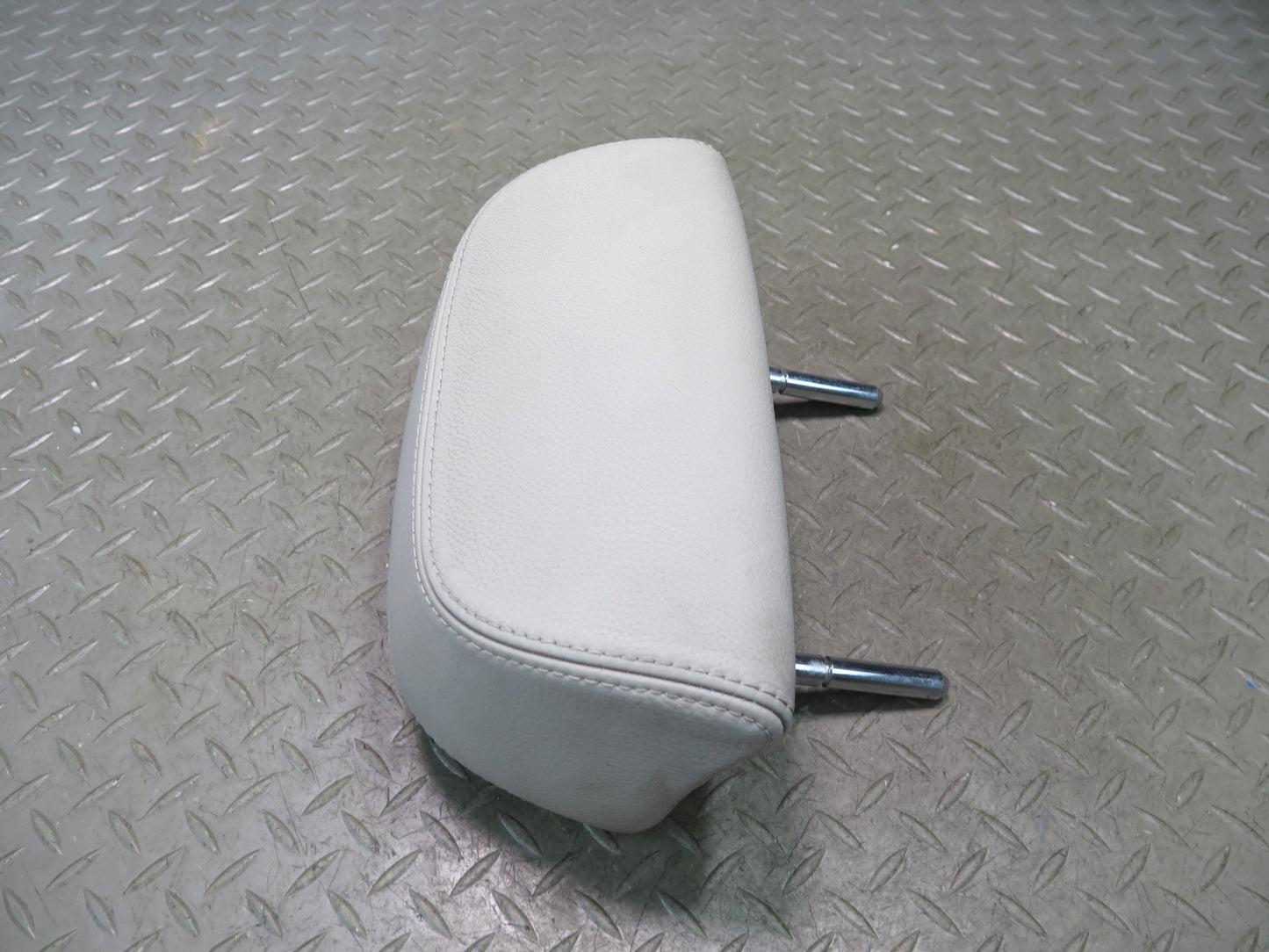 06-10 BMW E64 M6 Convertible Rear Left & Right Seat Leather Headrest Set of 2