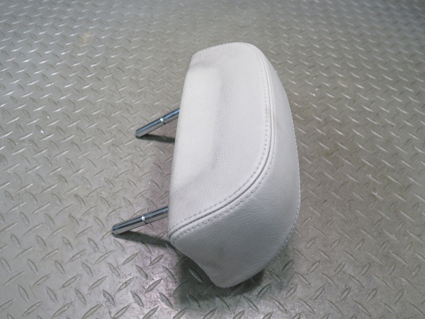 06-10 BMW E64 M6 Convertible Rear Left & Right Seat Leather Headrest Set of 2