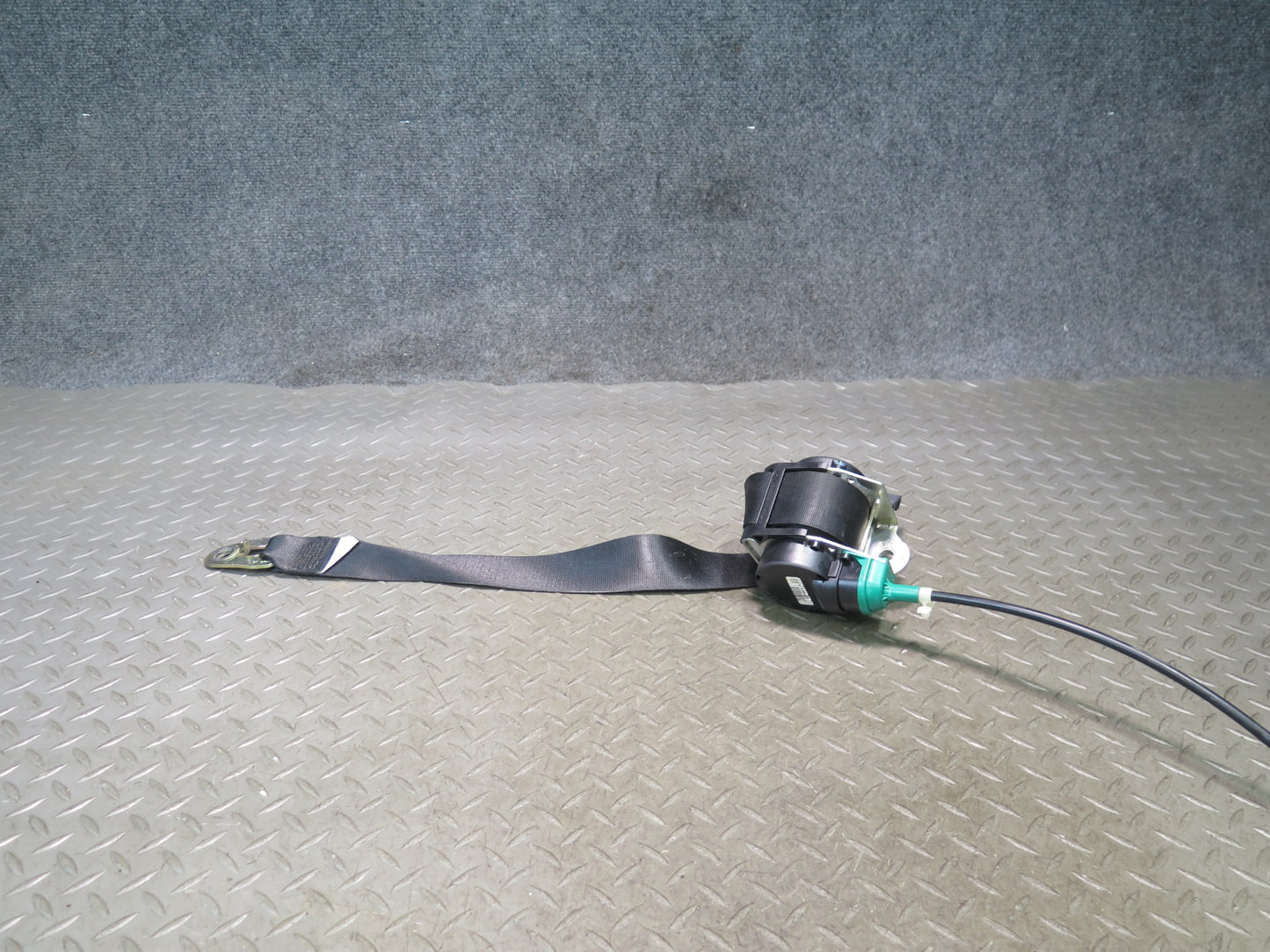 2007 BMW E64 M6 CONVERTIBLE FRONT LEFT & RIGHT SIDE SEATBELT RETRACTOR SET OEM