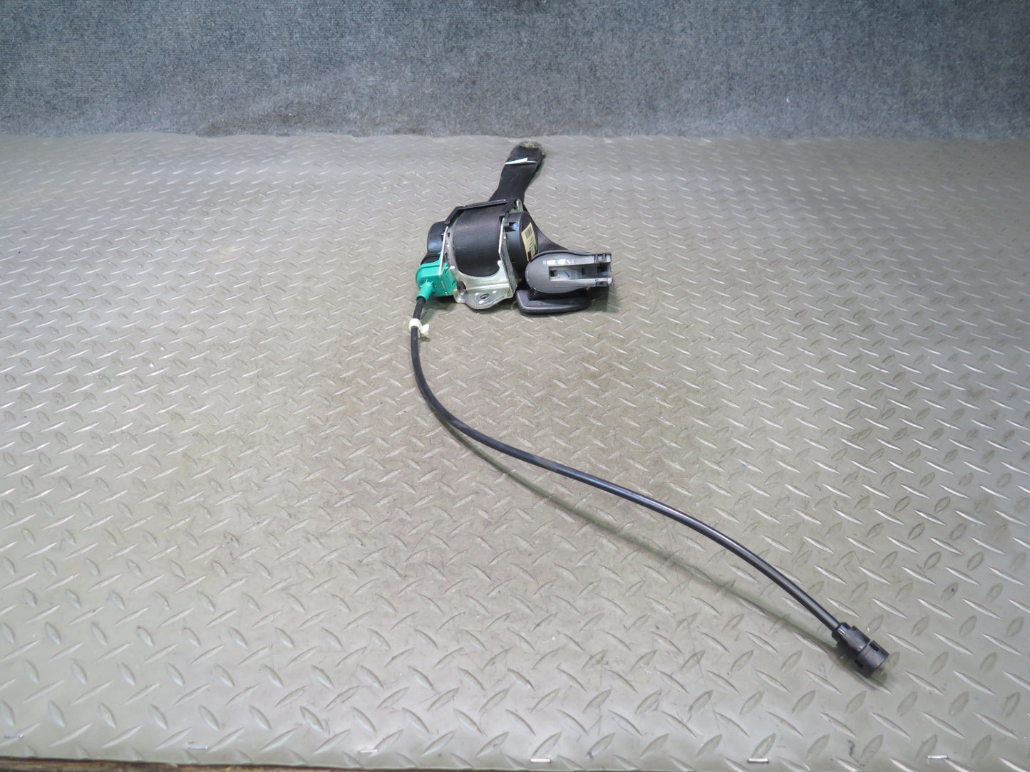 2007 BMW E64 M6 CONVERTIBLE FRONT LEFT & RIGHT SIDE SEATBELT RETRACTOR SET OEM