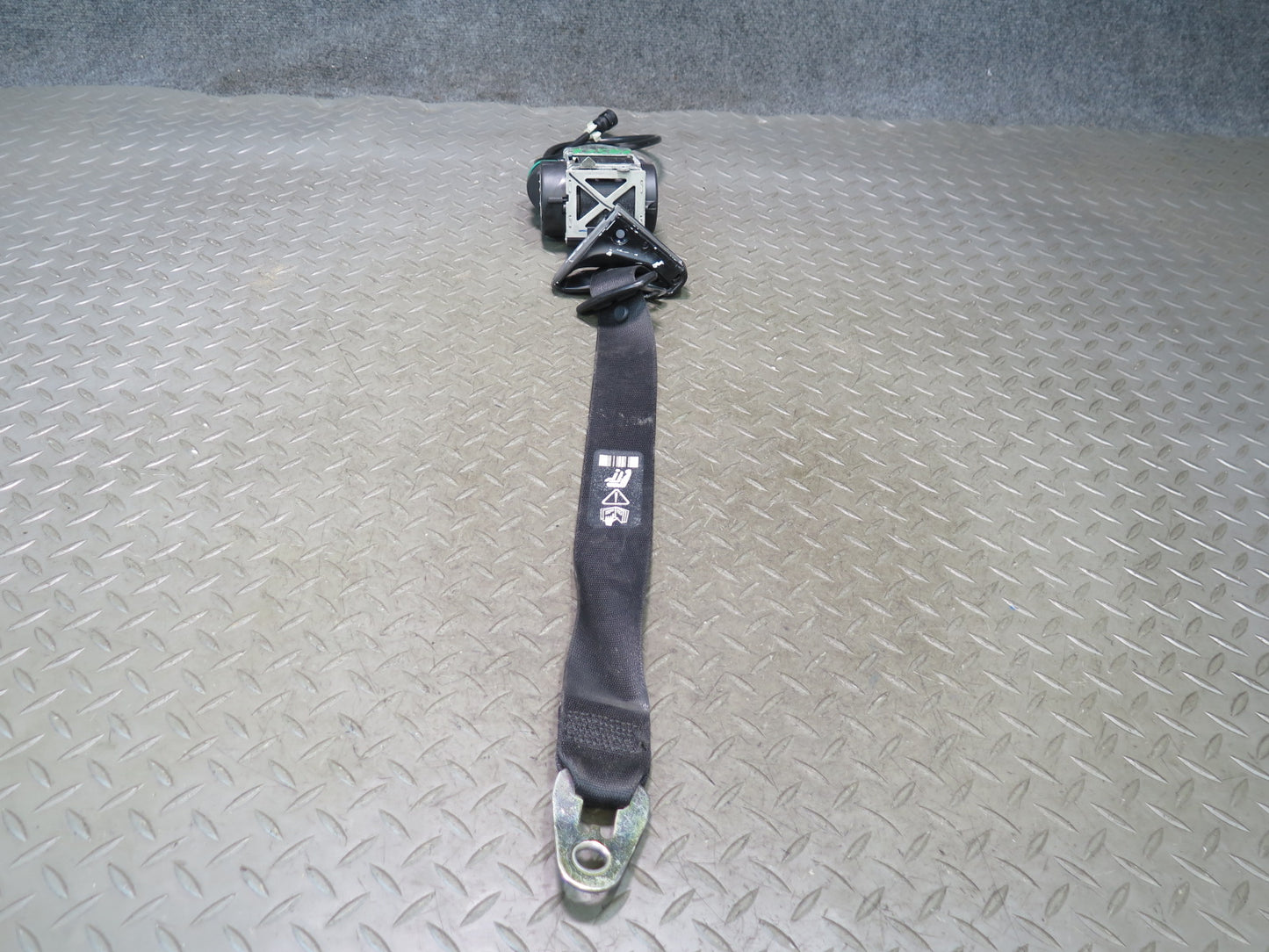 2007 BMW E64 M6 CONVERTIBLE FRONT LEFT & RIGHT SIDE SEATBELT RETRACTOR SET OEM