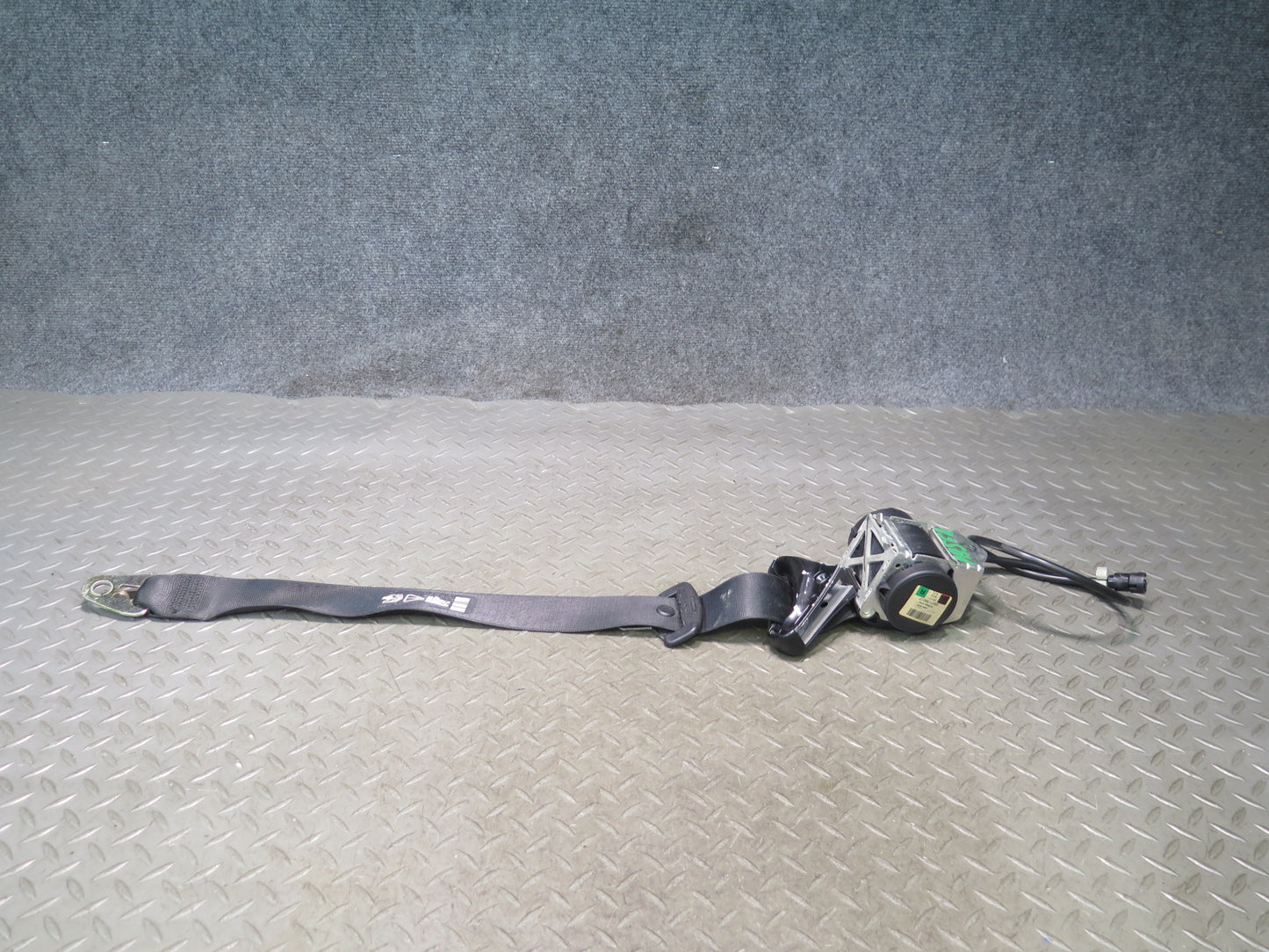 2007 BMW E64 M6 CONVERTIBLE FRONT LEFT & RIGHT SIDE SEATBELT RETRACTOR SET OEM