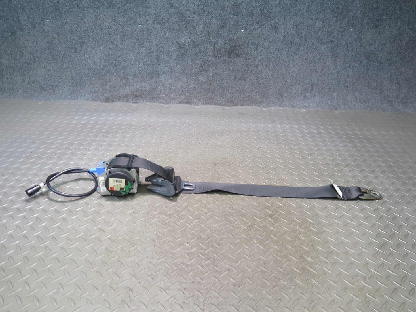 2007 BMW E64 M6 CONVERTIBLE FRONT LEFT & RIGHT SIDE SEATBELT RETRACTOR SET OEM