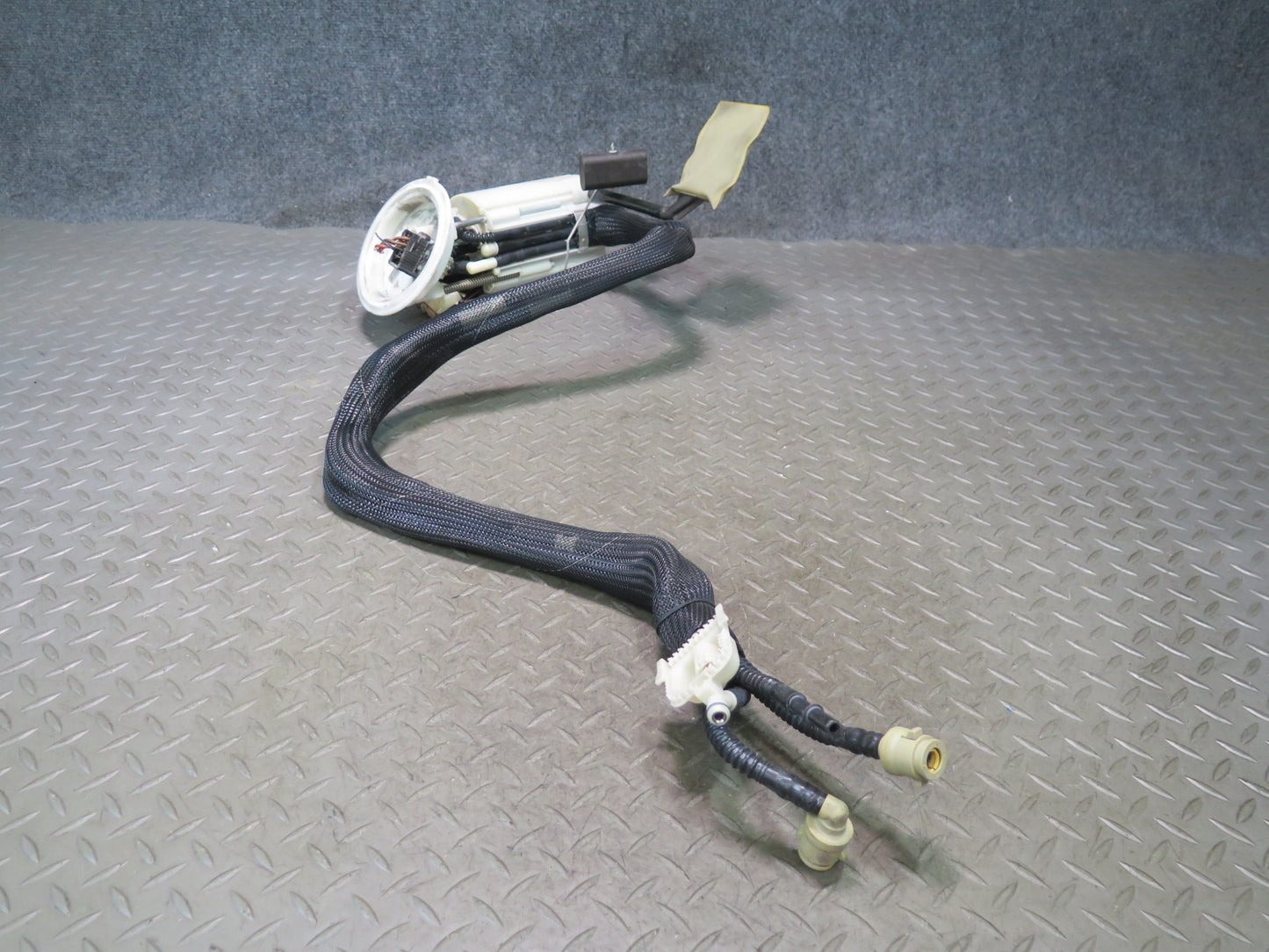 2006-2010 BMW E64 E63 M6 S85 Fuel Pump Level Sensor Sending Unit Set of 2