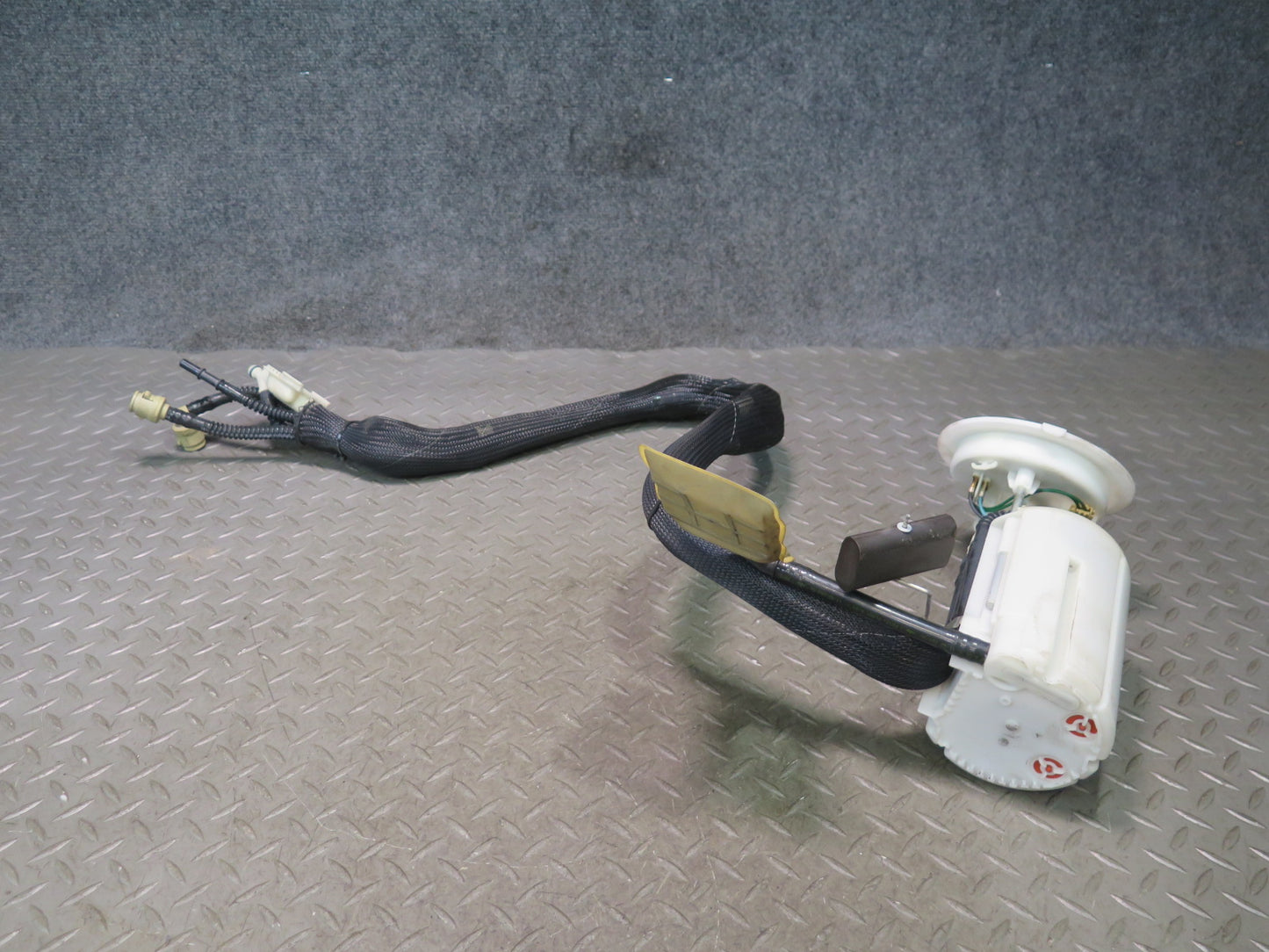 2006-2010 BMW E64 E63 M6 S85 Fuel Pump Level Sensor Sending Unit Set of 2