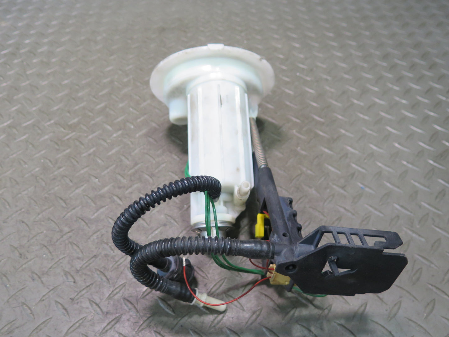 2006-2010 BMW E64 E63 M6 S85 Fuel Pump Level Sensor Sending Unit Set of 2