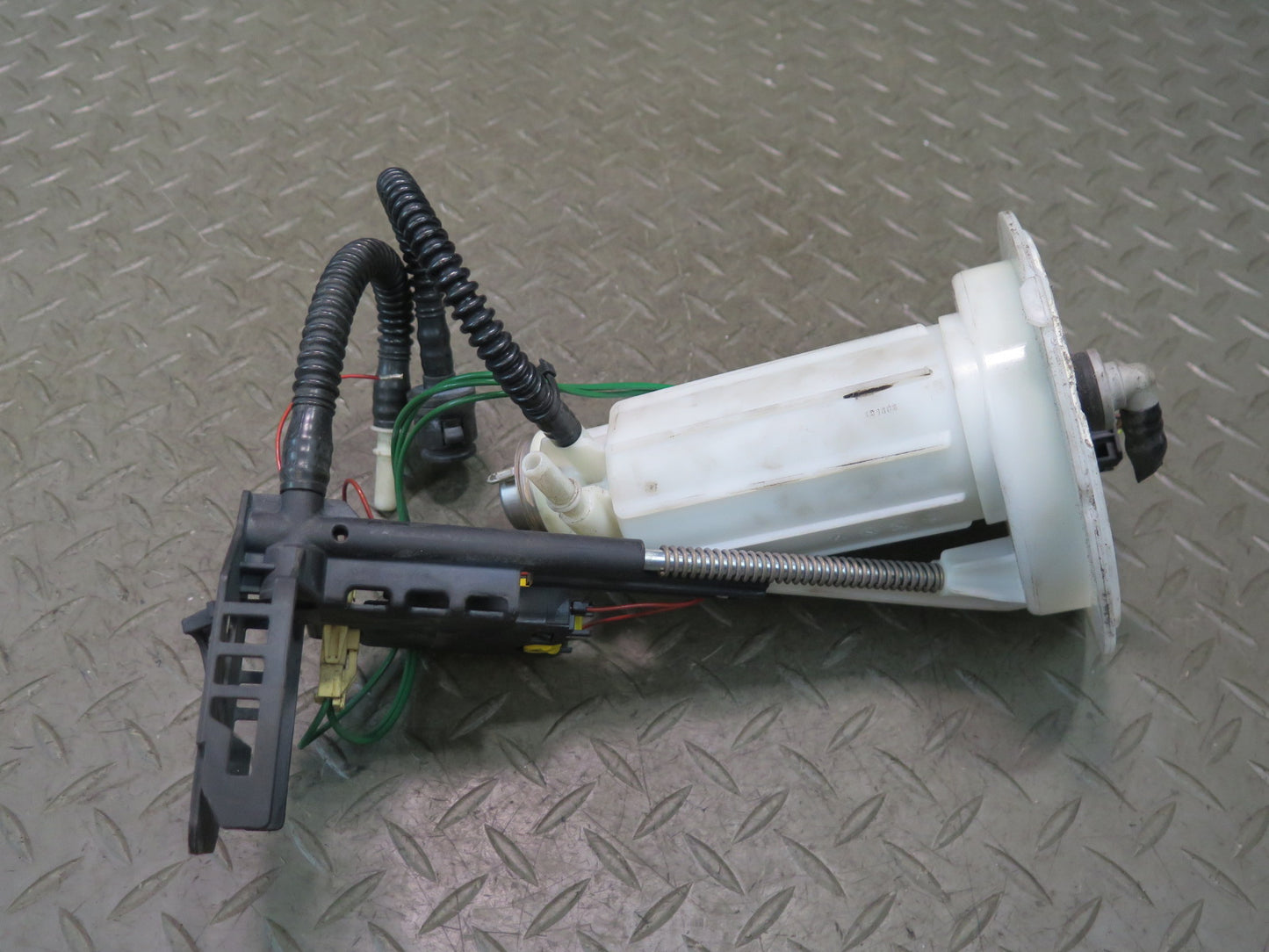 2006-2010 BMW E64 E63 M6 S85 Fuel Pump Level Sensor Sending Unit Set of 2