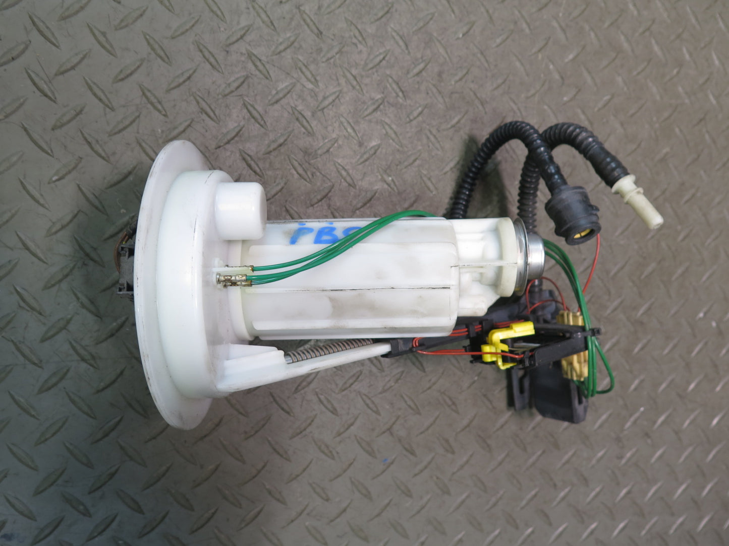 2006-2010 BMW E64 E63 M6 S85 Fuel Pump Level Sensor Sending Unit Set of 2