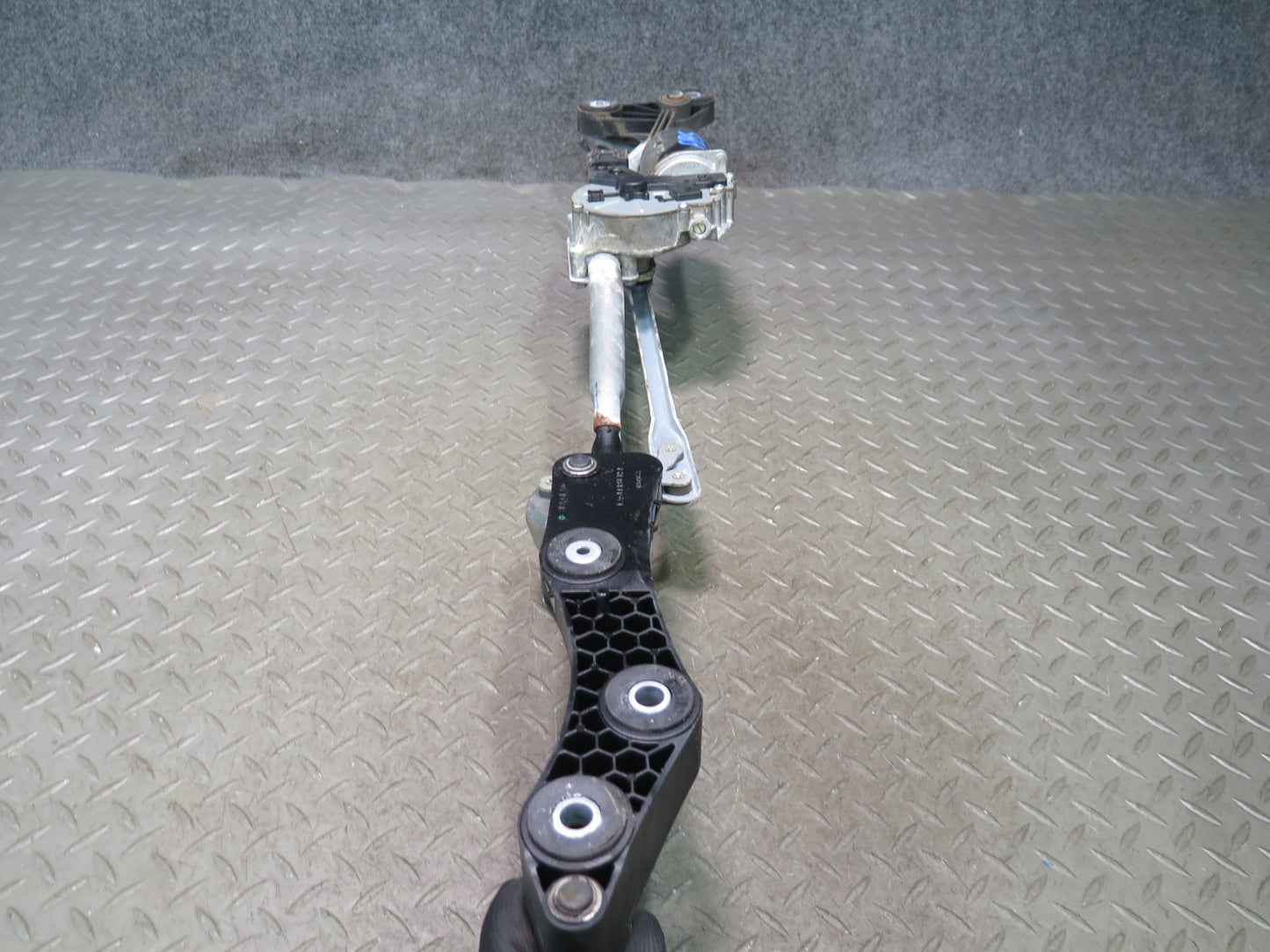 2006-2010 BMW E63 E64 M6 Windshield Wiper Transmission Linkage w Motor