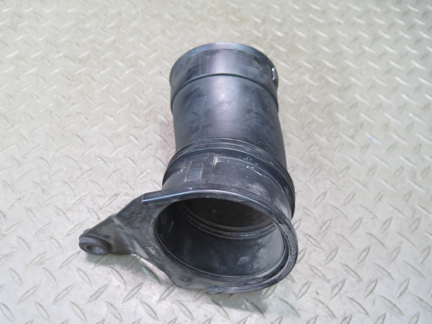 2006-2010 BMW E64 E63 M6 Left & Right Air Intake Hose Pipe Line Set of 2