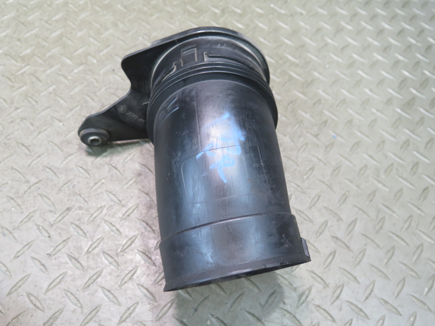 2006-2010 BMW E64 E63 M6 Left & Right Air Intake Hose Pipe Line Set of 2