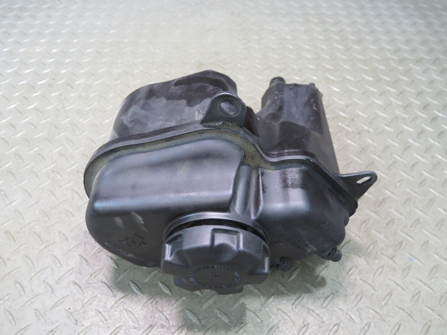 2006-2010 BMW E63 E64 M6 Engine Coolant Expansion Overflow Reservoir Tank