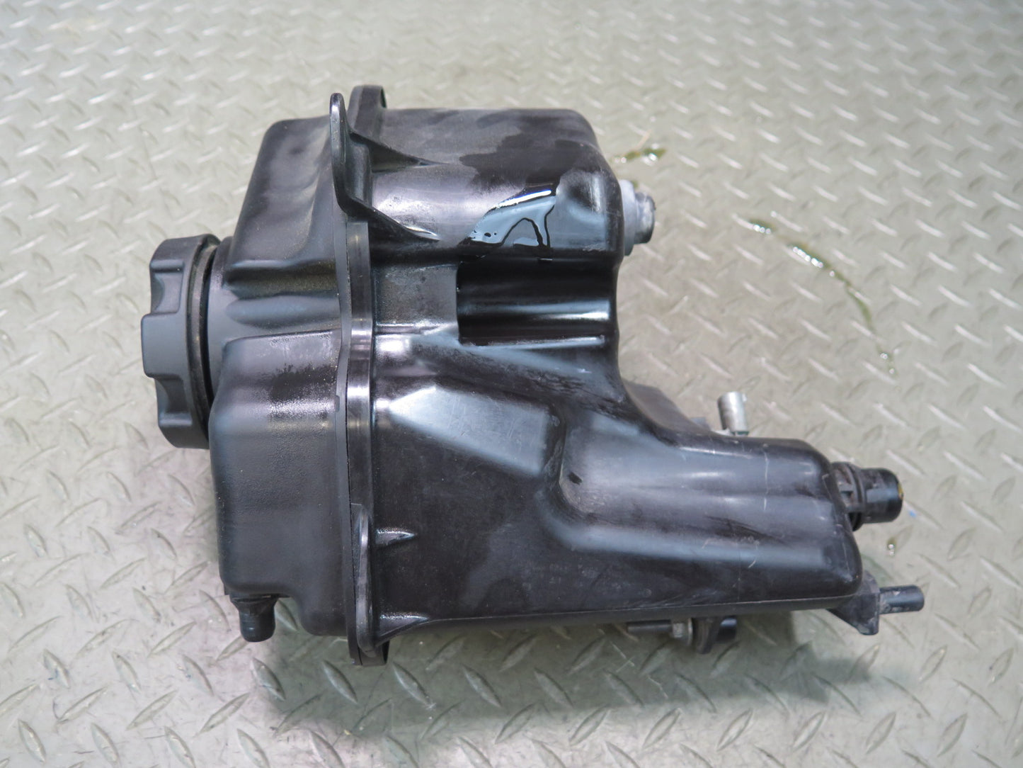 2006-2010 BMW E63 E64 M6 Engine Coolant Expansion Overflow Reservoir Tank
