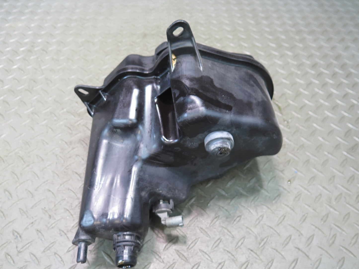 2006-2010 BMW E63 E64 M6 Engine Coolant Expansion Overflow Reservoir Tank