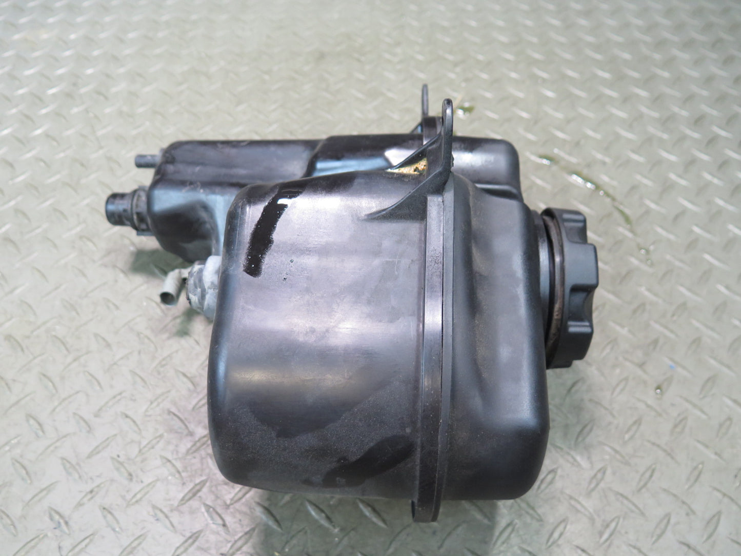 2006-2010 BMW E63 E64 M6 Engine Coolant Expansion Overflow Reservoir Tank