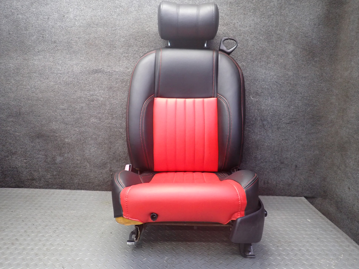 02-05 Ford Thunderbird Set of 2 Front Left & Right Leather Seat RED & Black OEM