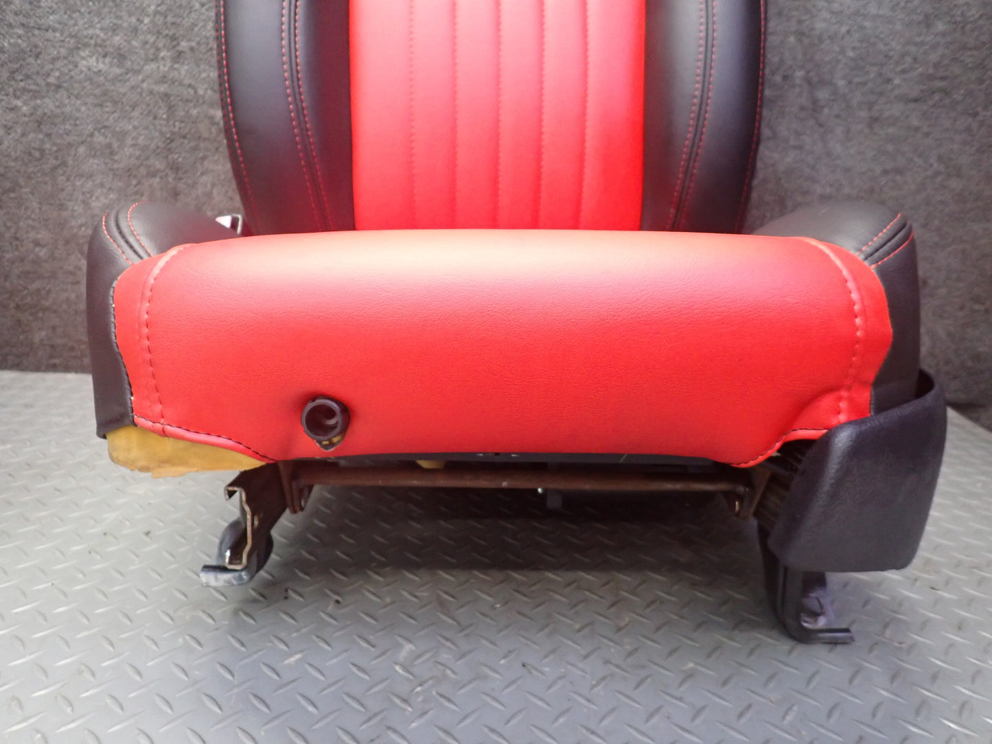 02-05 Ford Thunderbird Set of 2 Front Left & Right Leather Seat RED & Black OEM