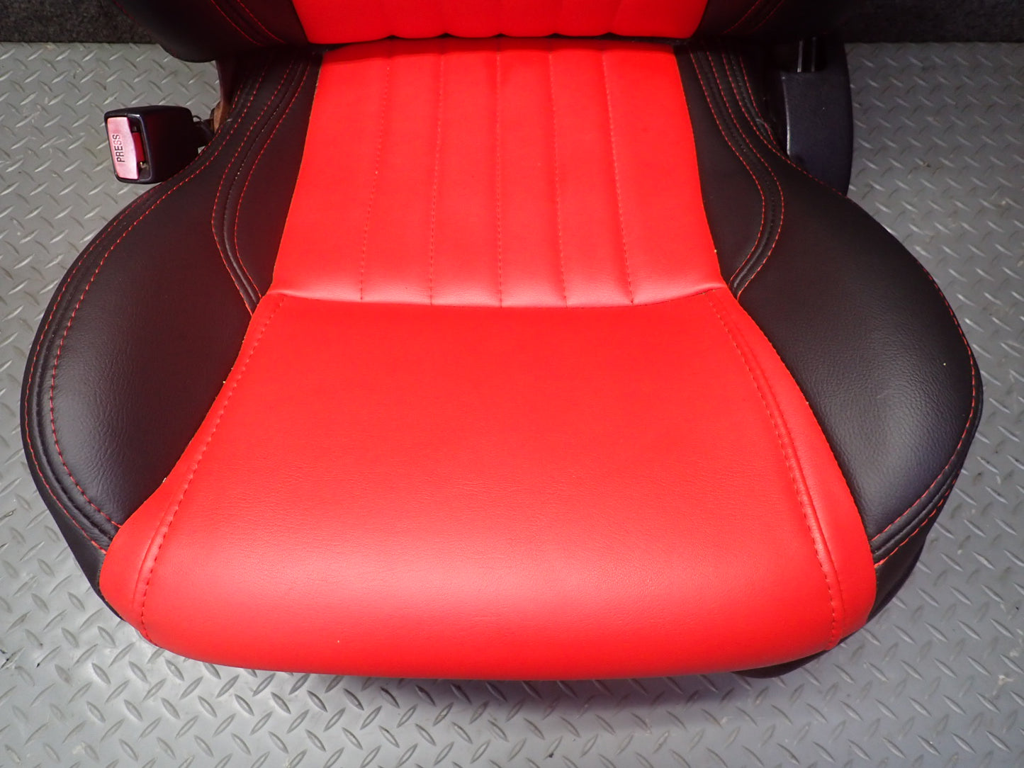 02-05 Ford Thunderbird Set of 2 Front Left & Right Leather Seat RED & Black OEM