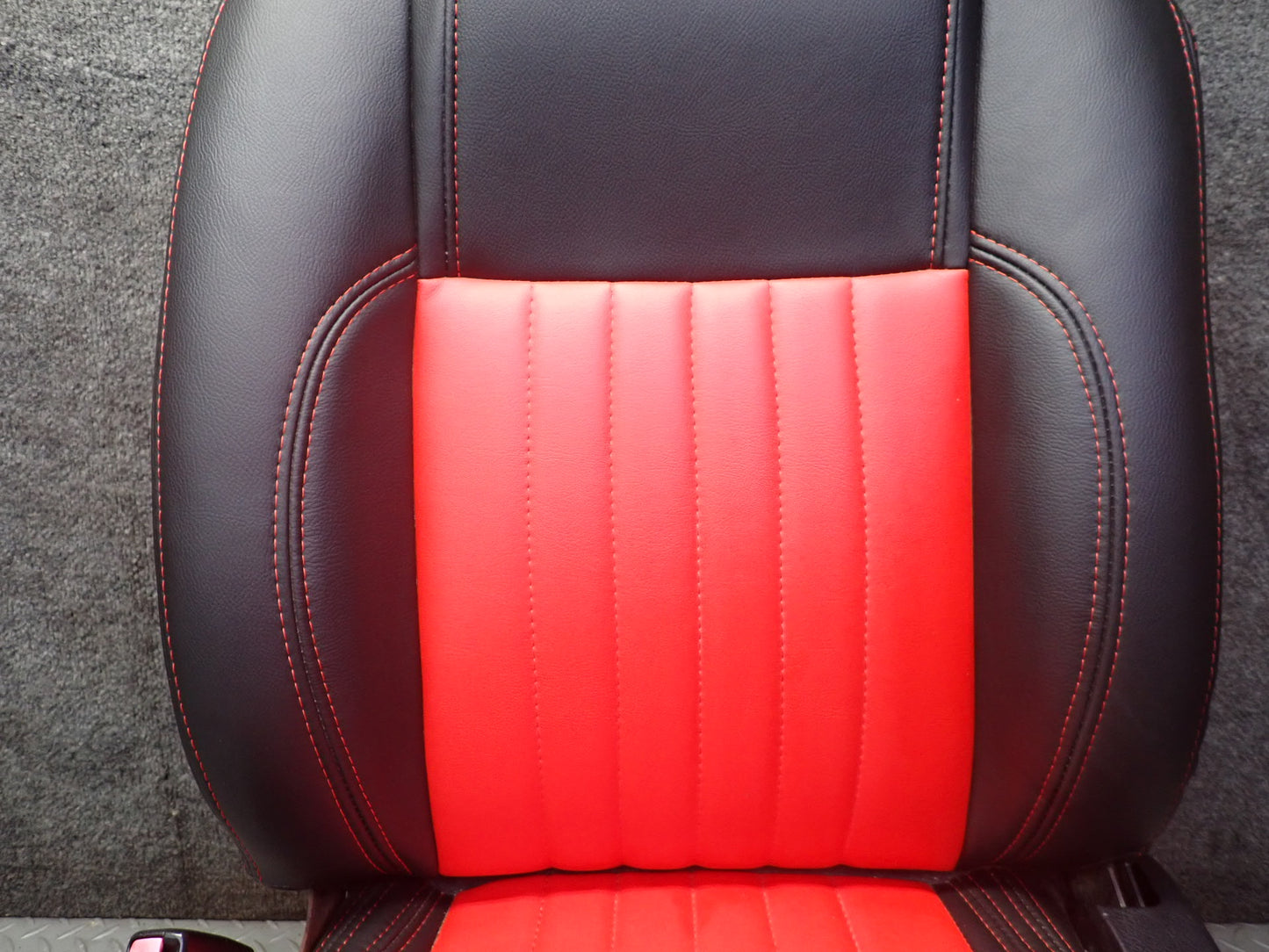 02-05 Ford Thunderbird Set of 2 Front Left & Right Leather Seat RED & Black OEM