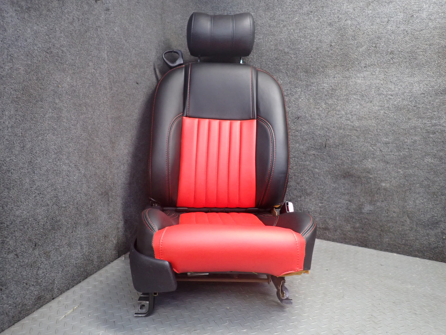 02-05 Ford Thunderbird Set of 2 Front Left & Right Leather Seat RED & Black OEM