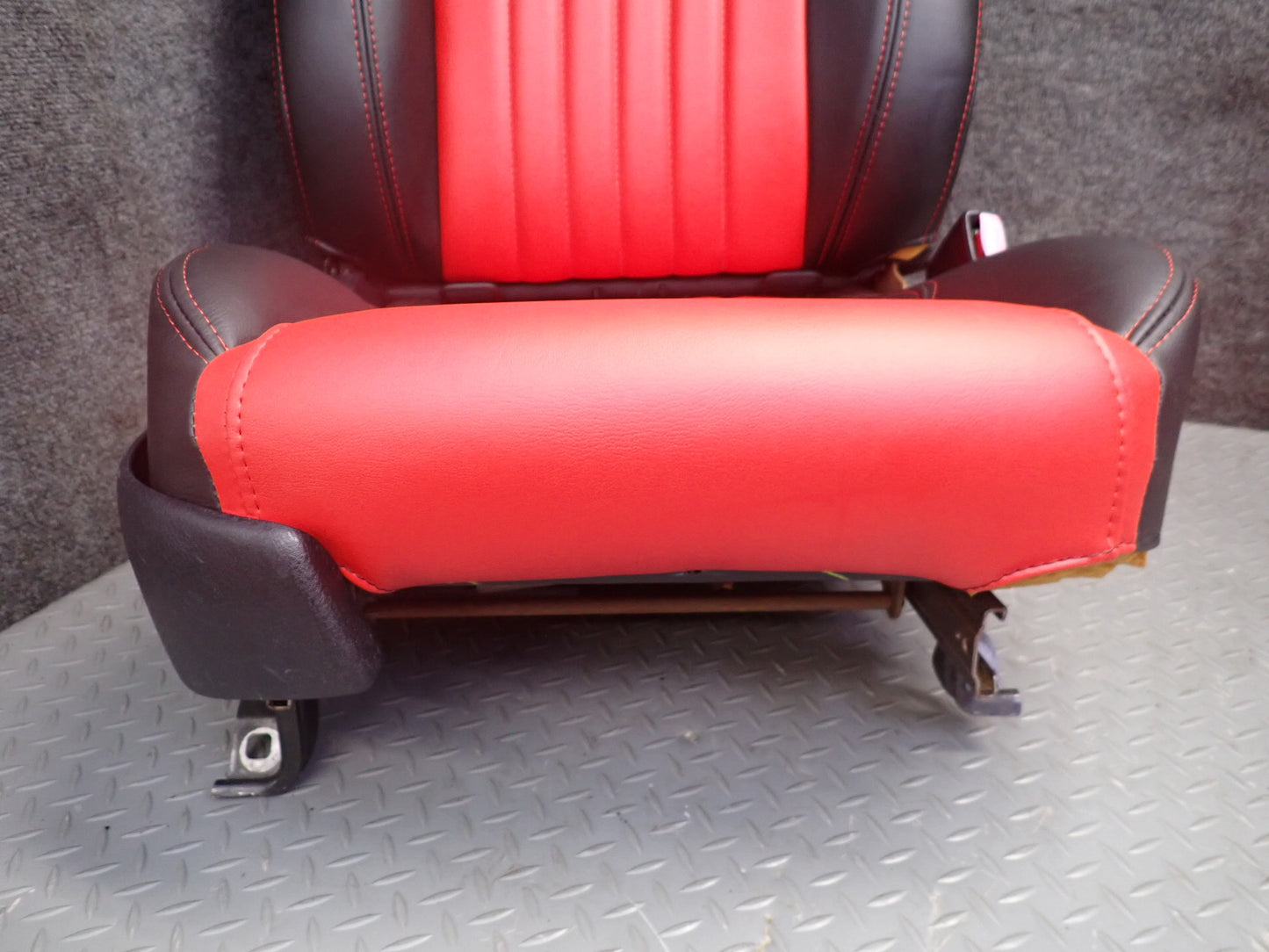 02-05 Ford Thunderbird Set of 2 Front Left & Right Leather Seat RED & Black OEM