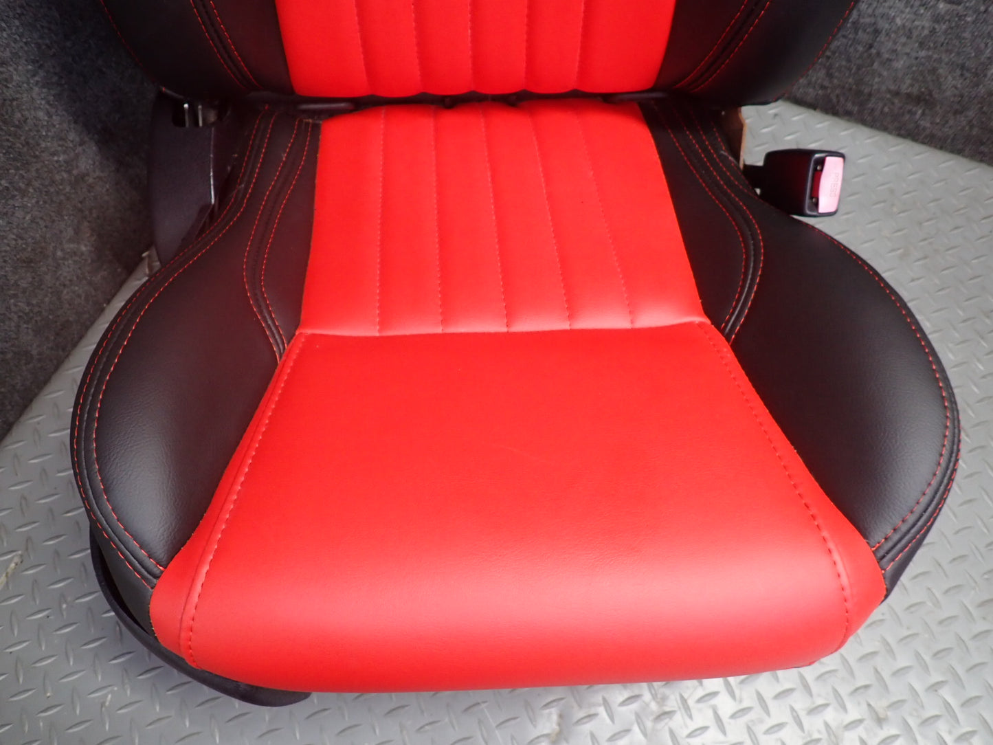02-05 Ford Thunderbird Set of 2 Front Left & Right Leather Seat RED & Black OEM