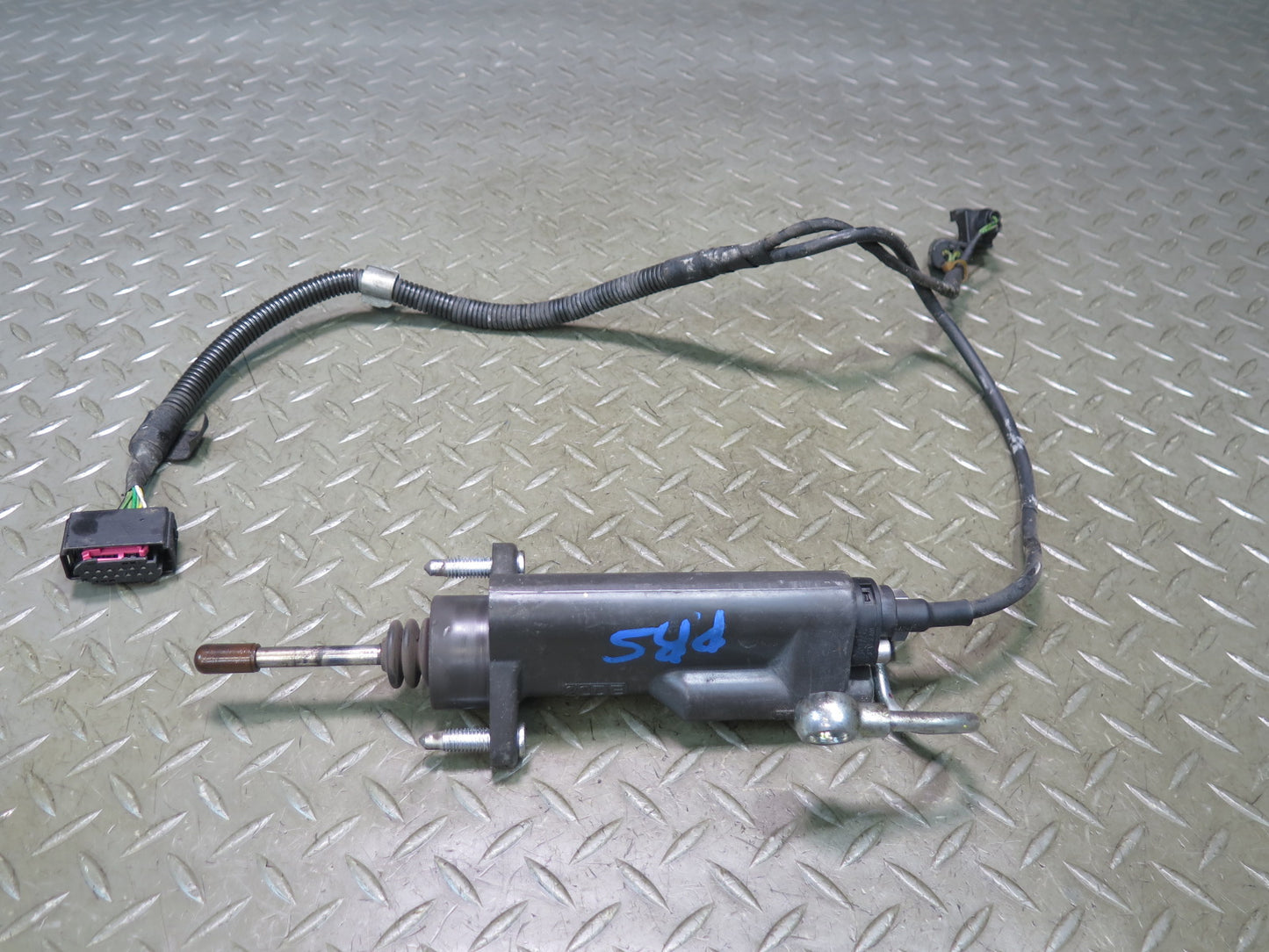 2006-2010 BMW E63 E64 M6 SMG Transmission Clutch Slave Hydraulic Cylinder