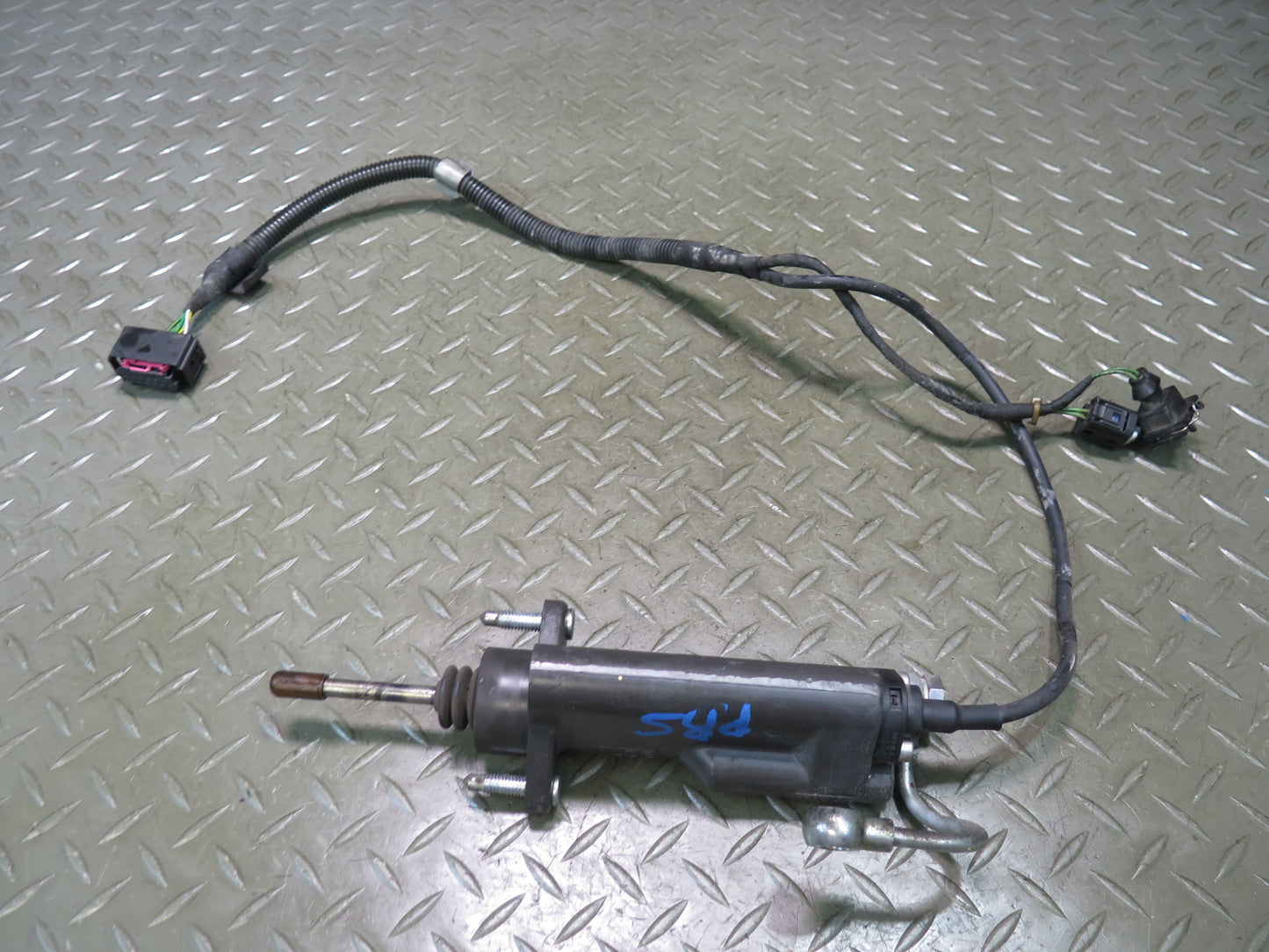 2006-2010 BMW E63 E64 M6 SMG Transmission Clutch Slave Hydraulic Cylinder