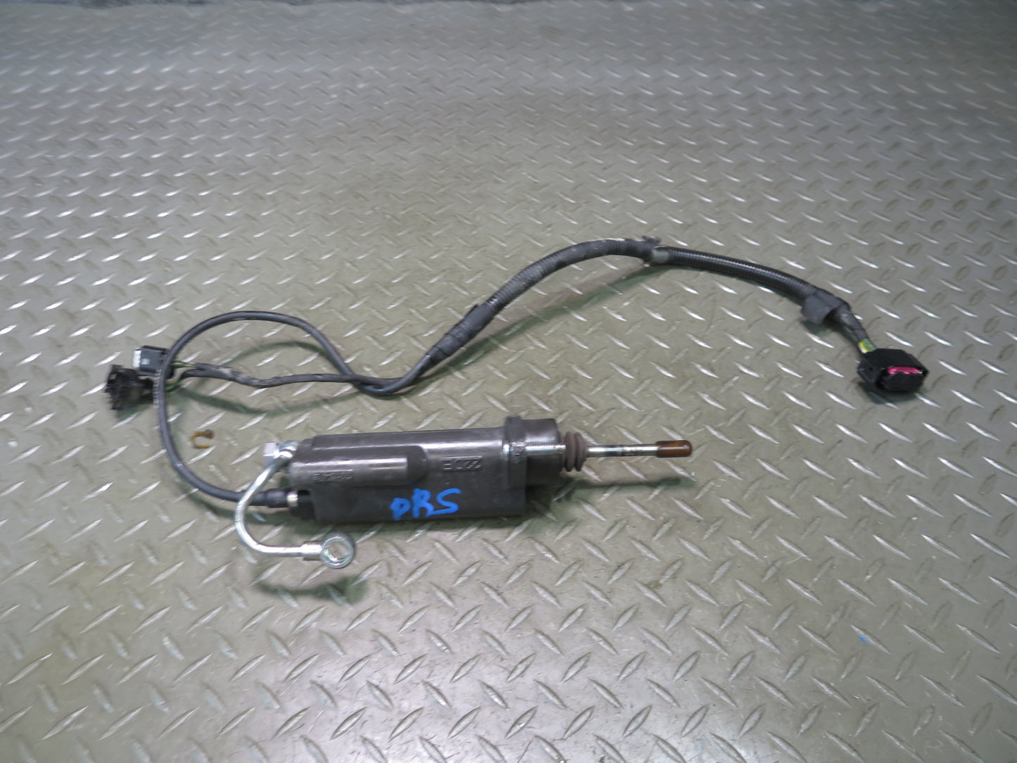 2006-2010 BMW E63 E64 M6 SMG Transmission Clutch Slave Hydraulic Cylinder