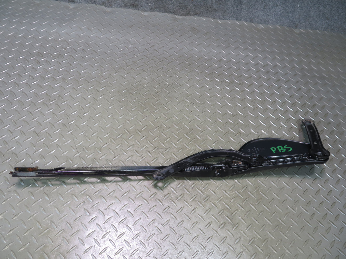2006-2010 BMW E63 E64 M6 Front Left & Right Windshield Wiper Arm Set of 2