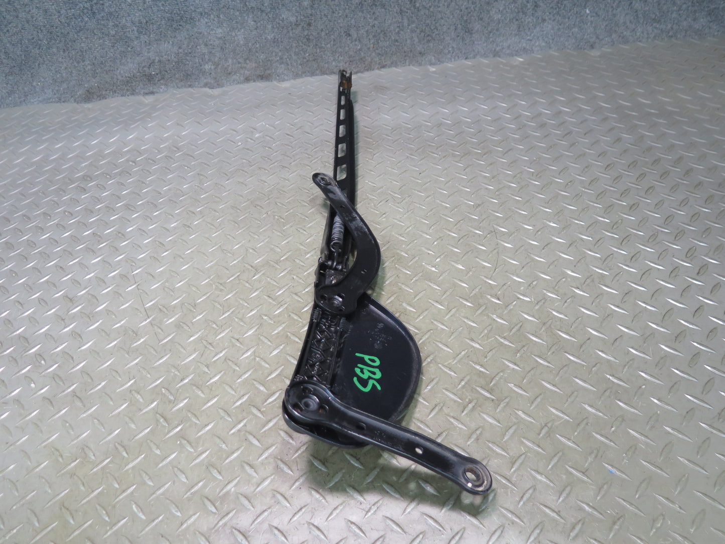 2006-2010 BMW E63 E64 M6 Front Left & Right Windshield Wiper Arm Set of 2