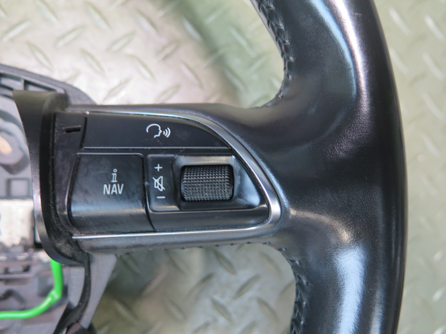 11-15 Audi Q7 4L Leather Steering w Controls Black OEM