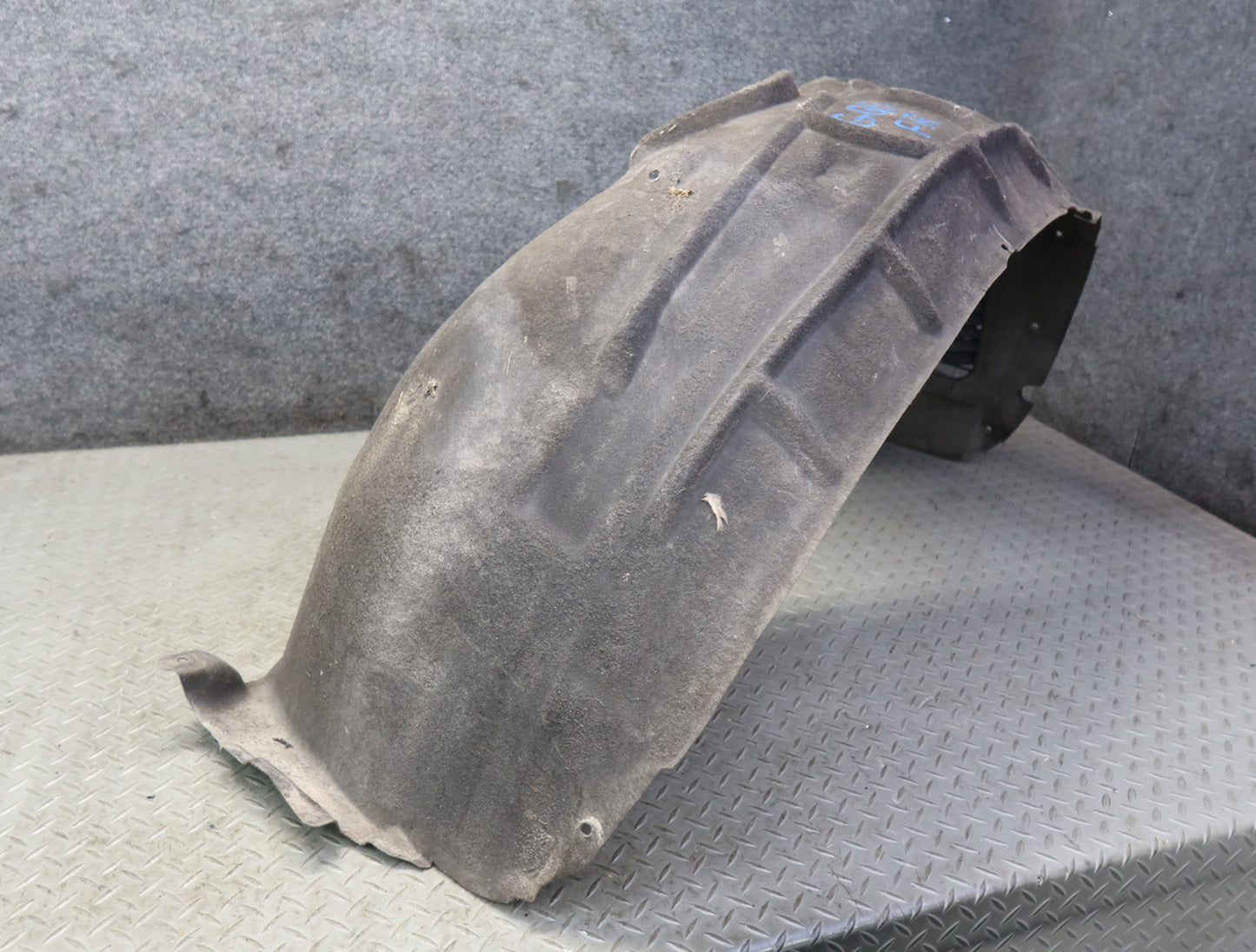 10-15 Audi Q7 4L Front Right Wheel Arch Fender Liner Splash Shield OEM