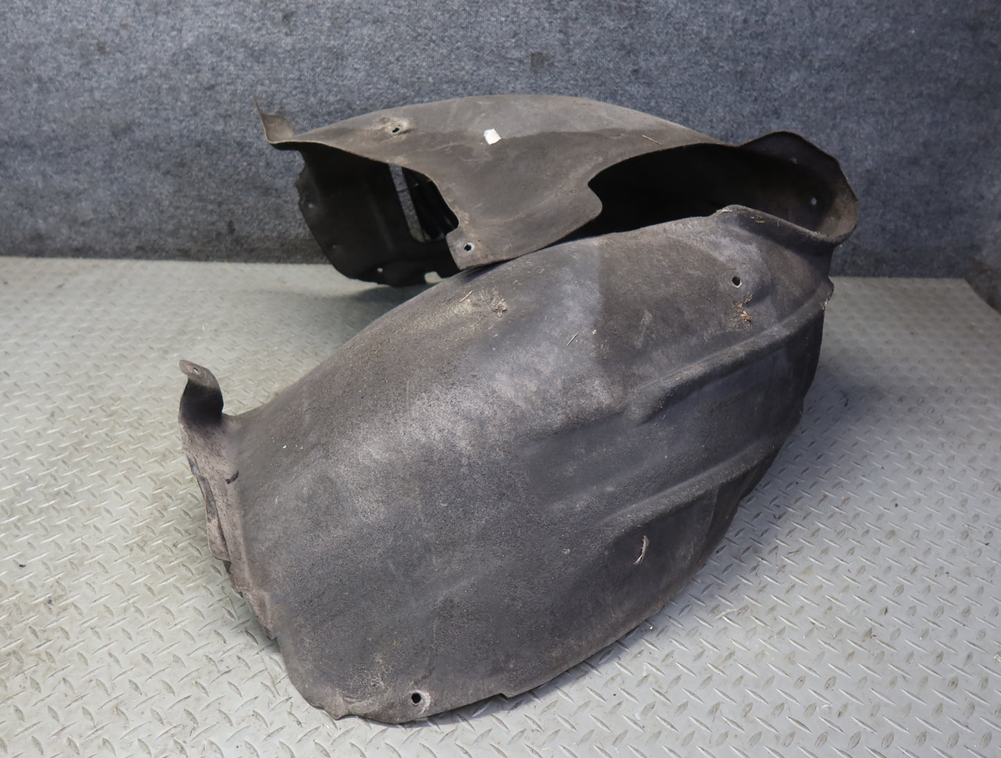 10-15 Audi Q7 4L Front Right Wheel Arch Fender Liner Splash Shield OEM
