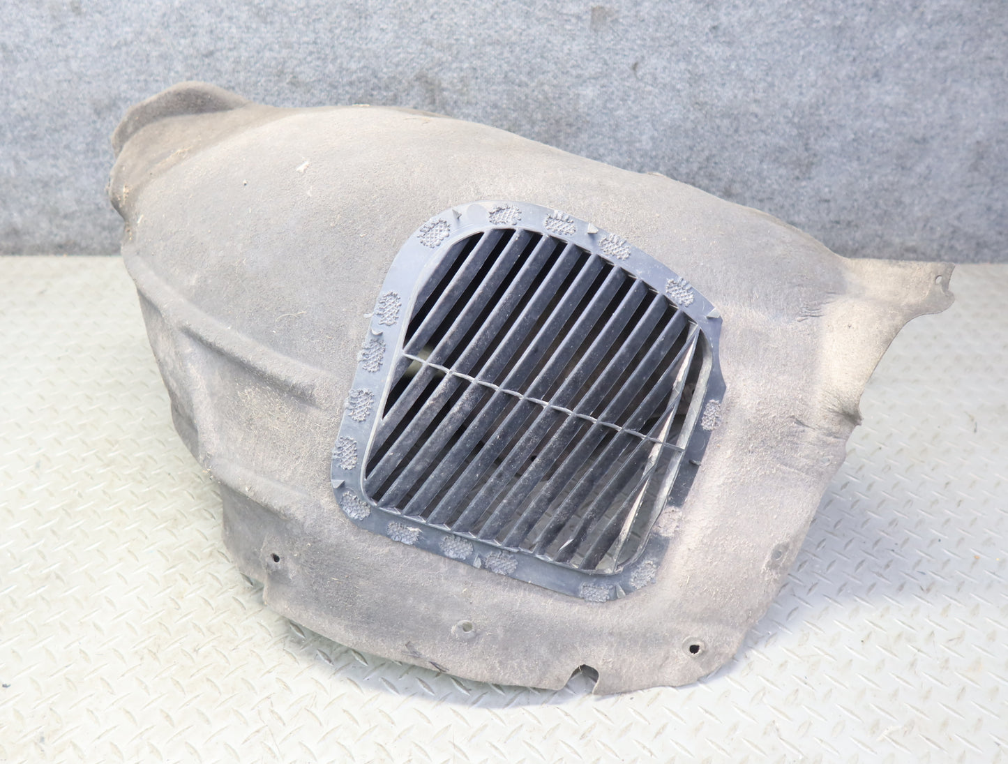 10-15 Audi Q7 4L Front Right Wheel Arch Fender Liner Splash Shield OEM