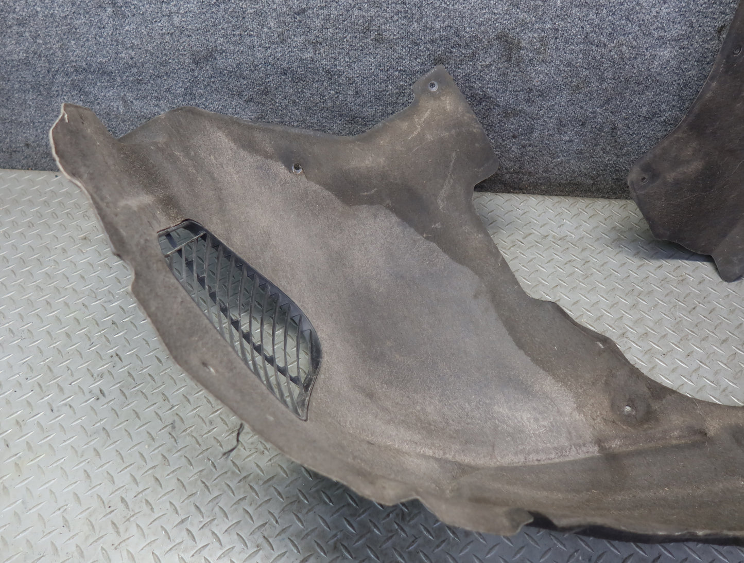 10-15 Audi Q7 4L Front Right Wheel Arch Fender Liner Splash Shield OEM