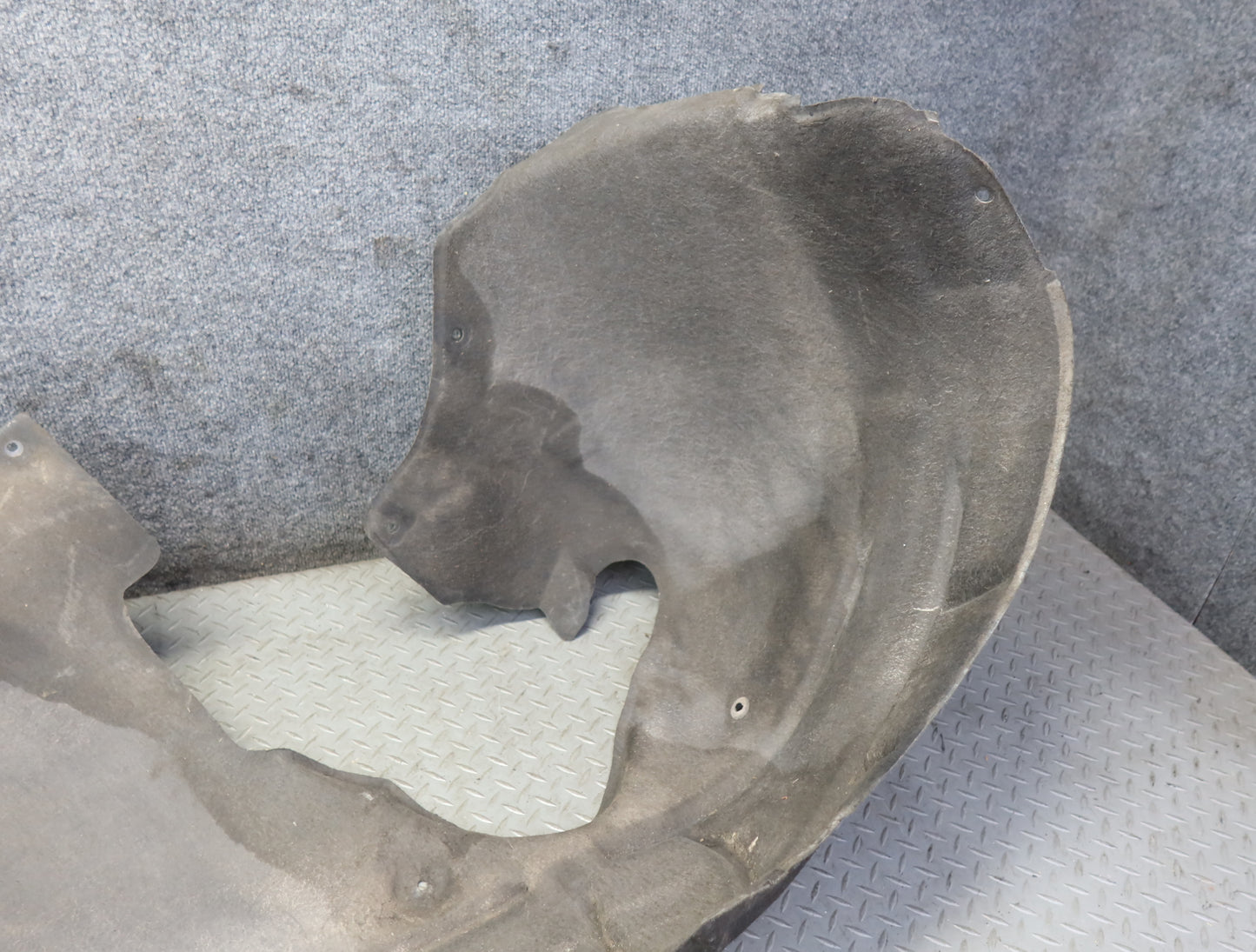 10-15 Audi Q7 4L Front Right Wheel Arch Fender Liner Splash Shield OEM