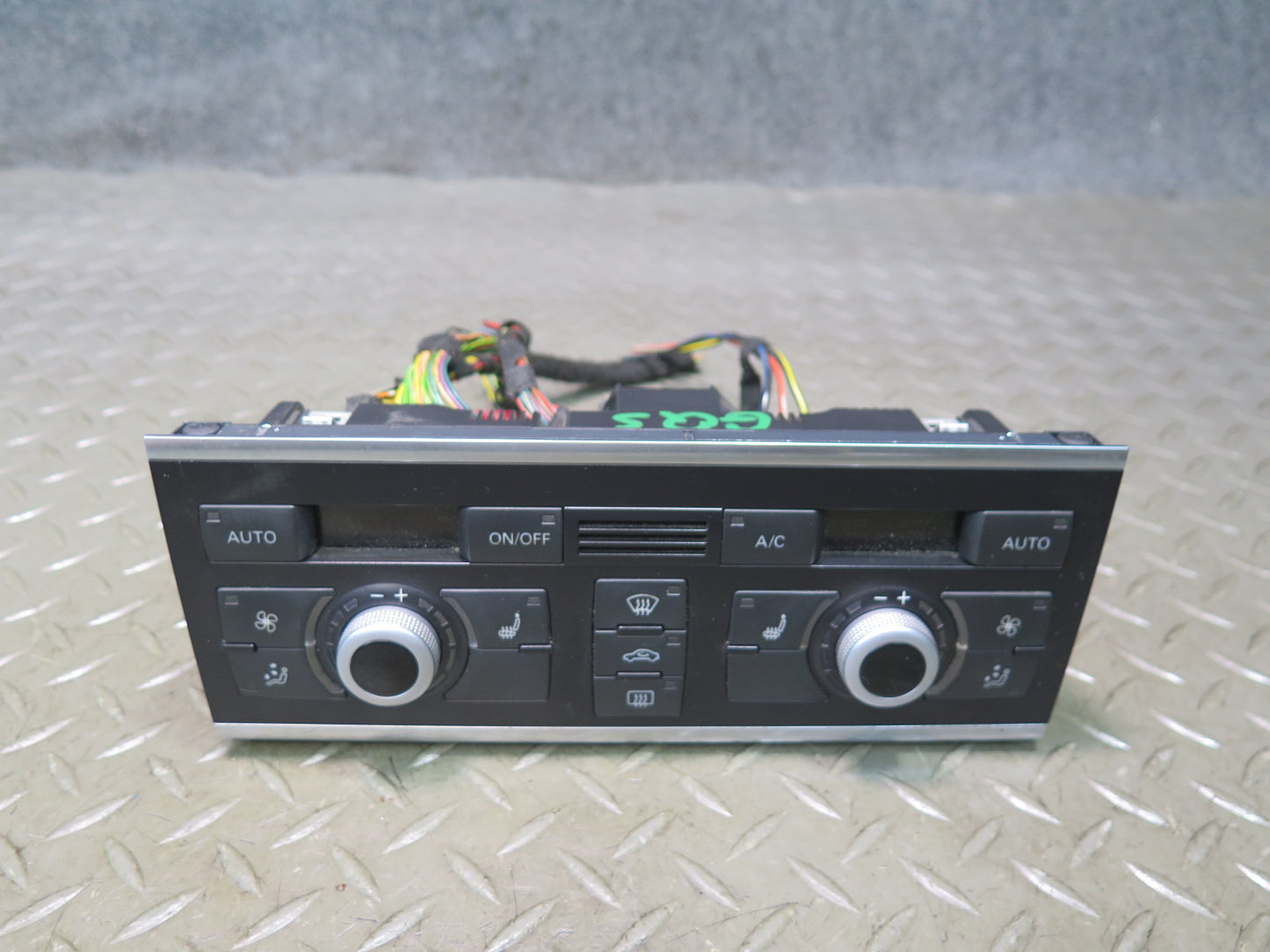 12-15 Audi Q7 4L A/C Heater Climate Control Panel Switch Black 4L0820043AP OEM