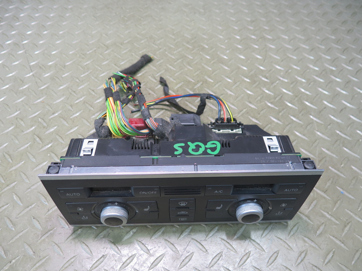 12-15 Audi Q7 4L A/C Heater Climate Control Panel Switch Black 4L0820043AP OEM