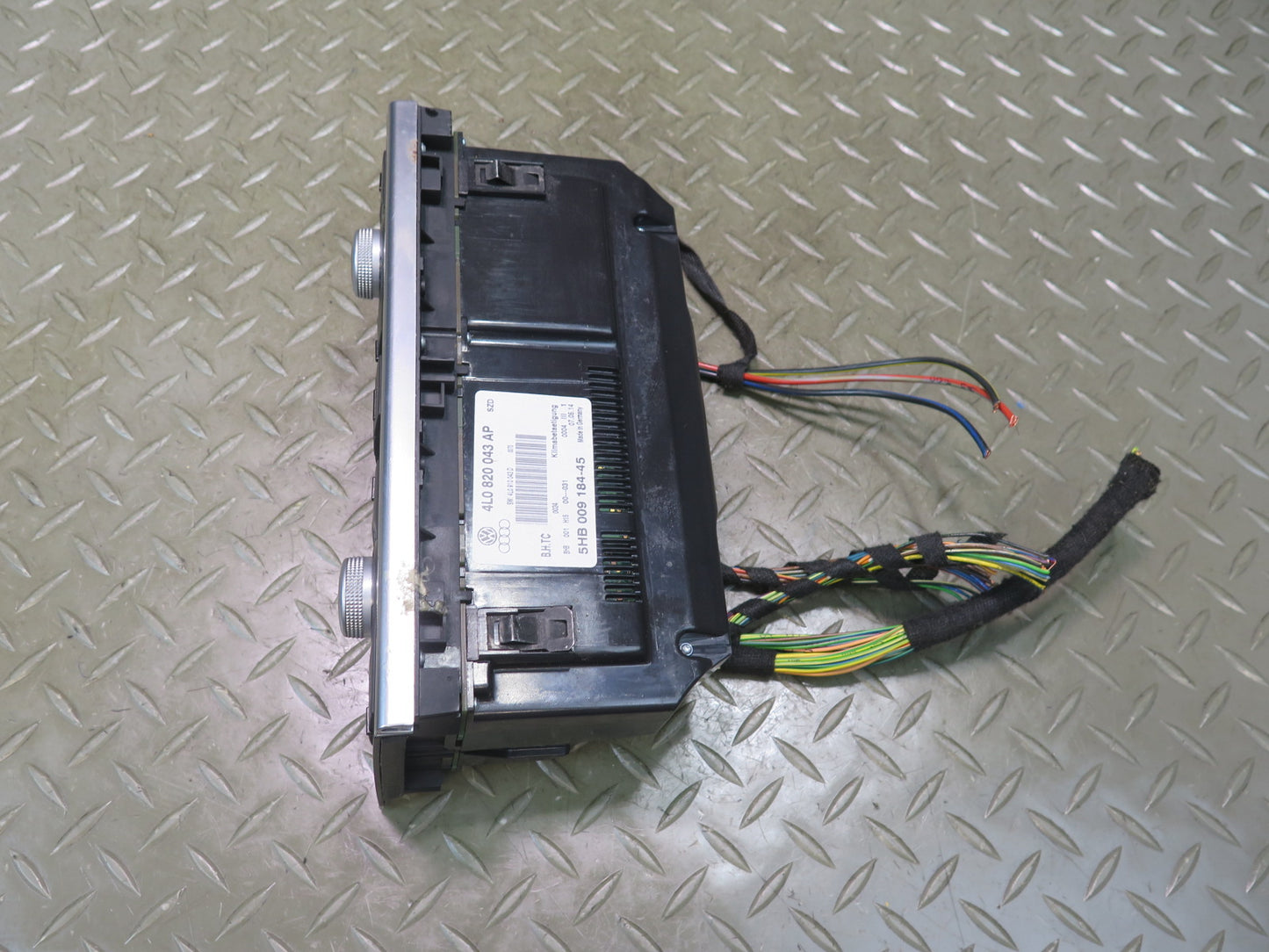 12-15 Audi Q7 4L A/C Heater Climate Control Panel Switch Black 4L0820043AP OEM