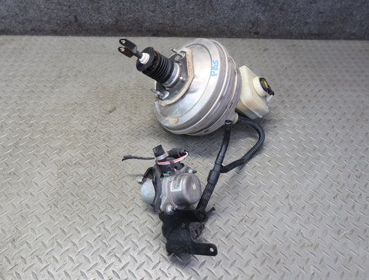 2006-2010 BMW E63 E64 M6 Brake Master Cylinder Booster Reservoir W/ Vacuum Pump