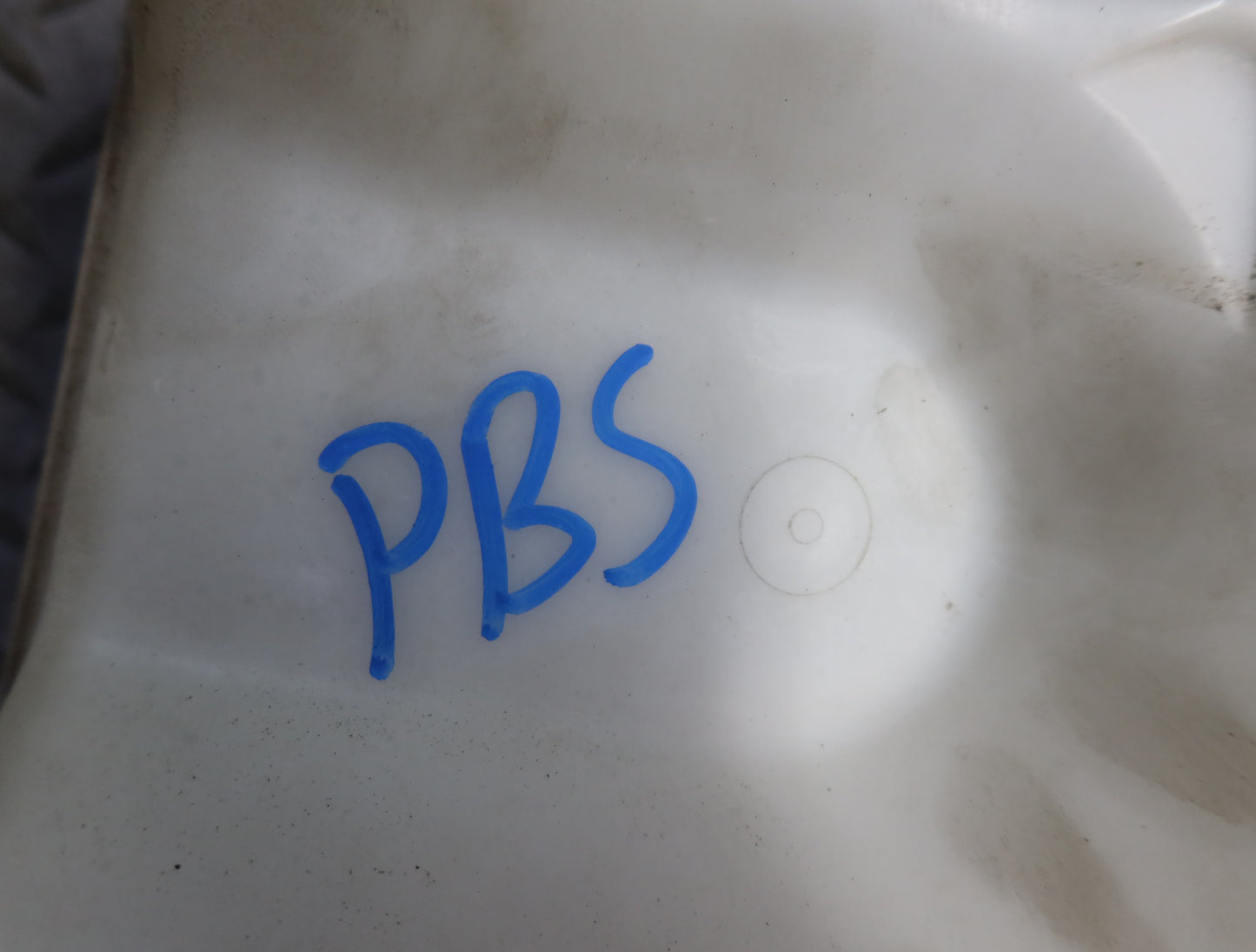 2006-2010 BMW E63 E64 M6 Windshield Washer Fluid Reservoir Tank W/ Pump 7896391