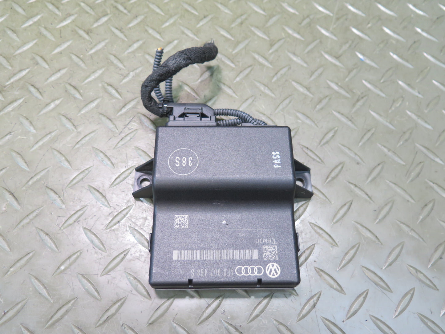 11-15 Audi Q7 4L Central Gateway Control Module 4F0907468S OEM