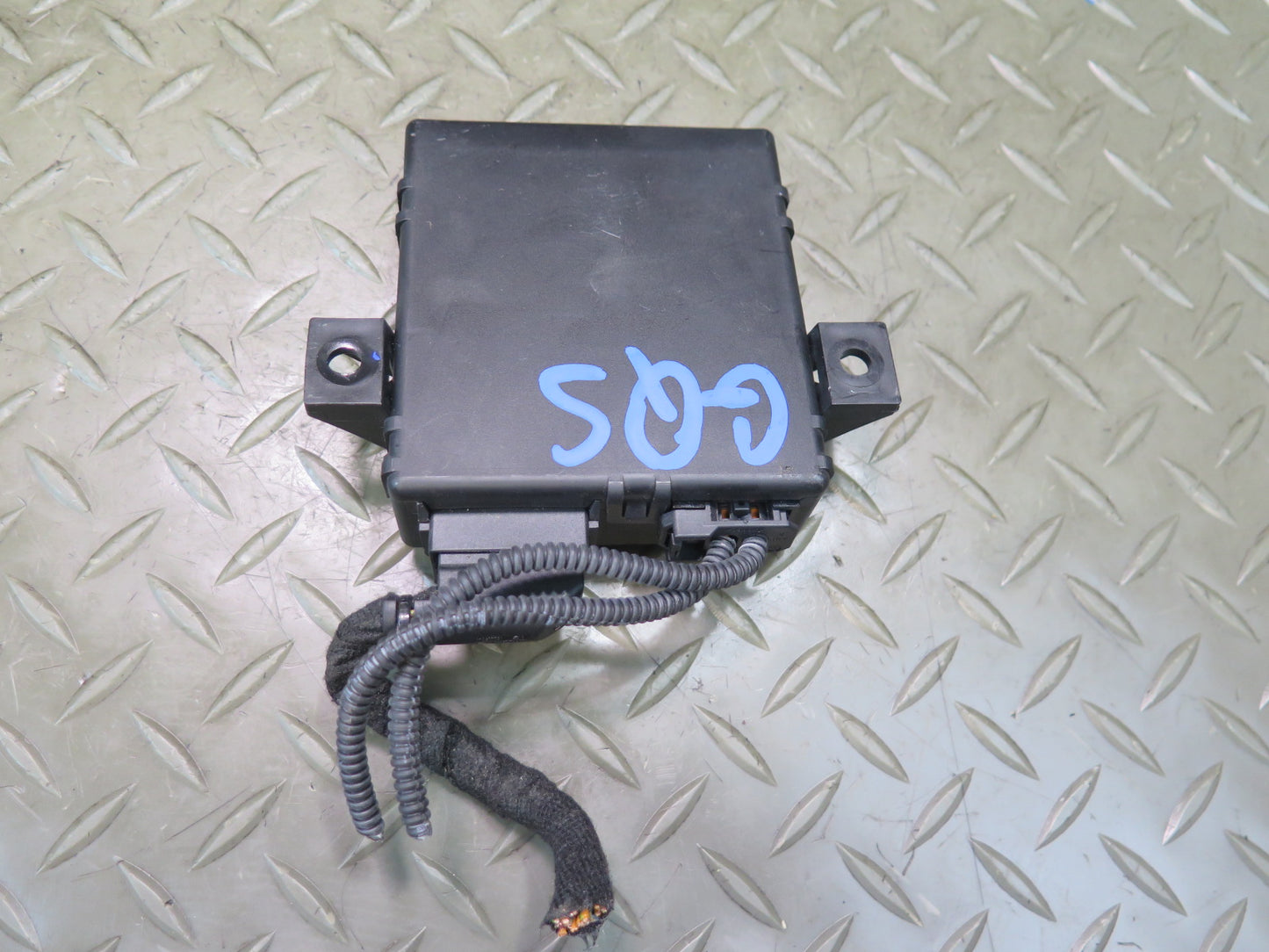 11-15 Audi Q7 4L Central Gateway Control Module 4F0907468S OEM