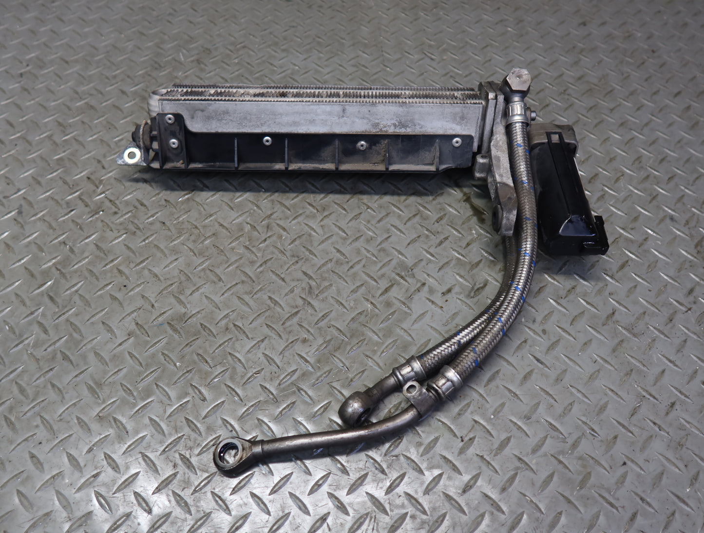 2006-2008 BMW E63 E64 M6 SMG Transmission Oil Cooler Radiator 2470041600