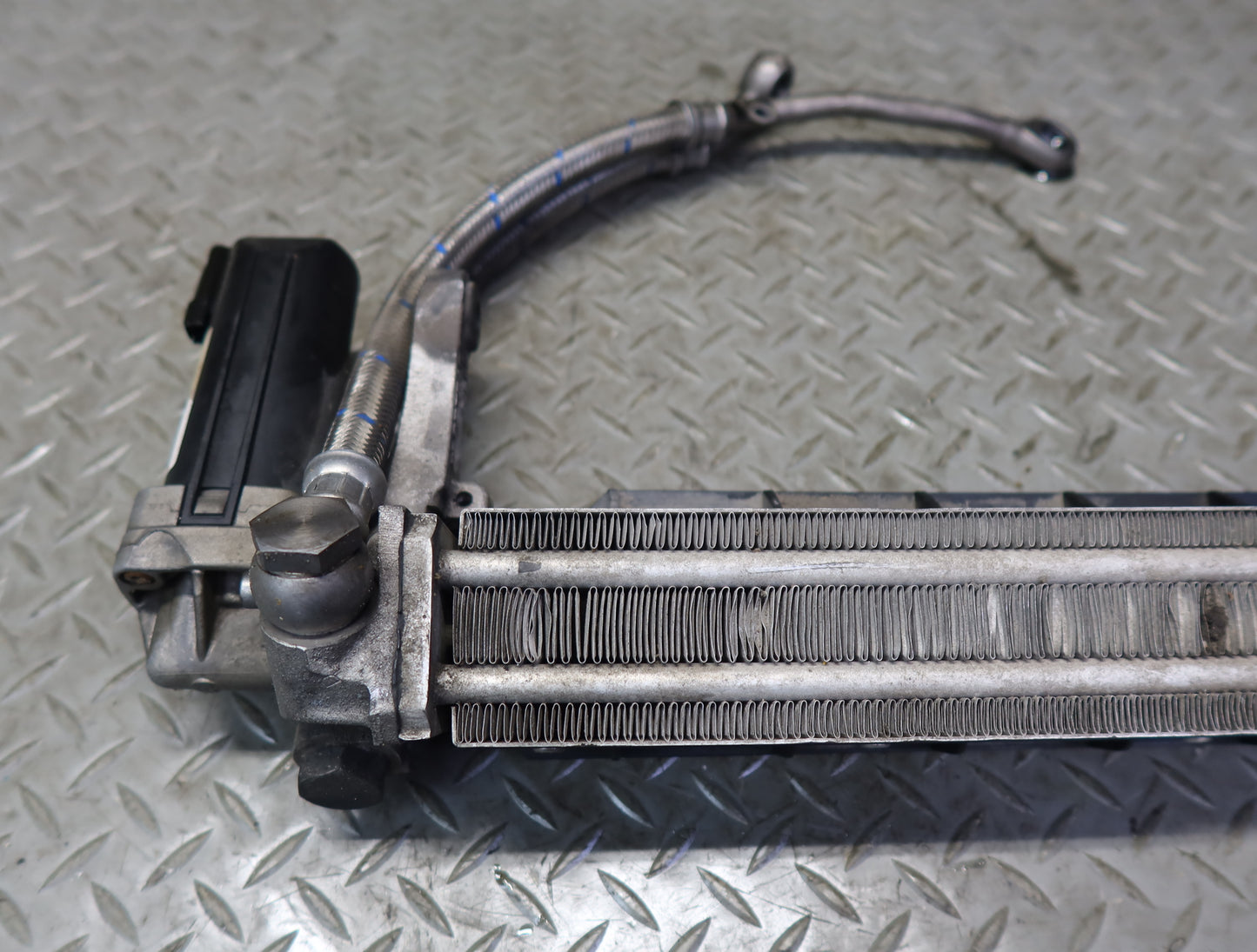 2006-2008 BMW E63 E64 M6 SMG Transmission Oil Cooler Radiator 2470041600