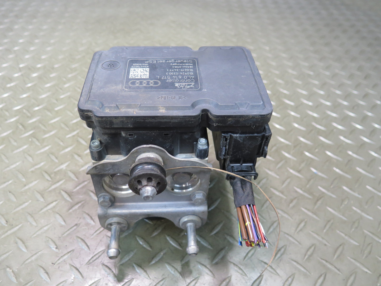 13-15 Audi 4L Q7 3.0L Anti Lock Brake ABS Pump Module 4L0614517L OEM